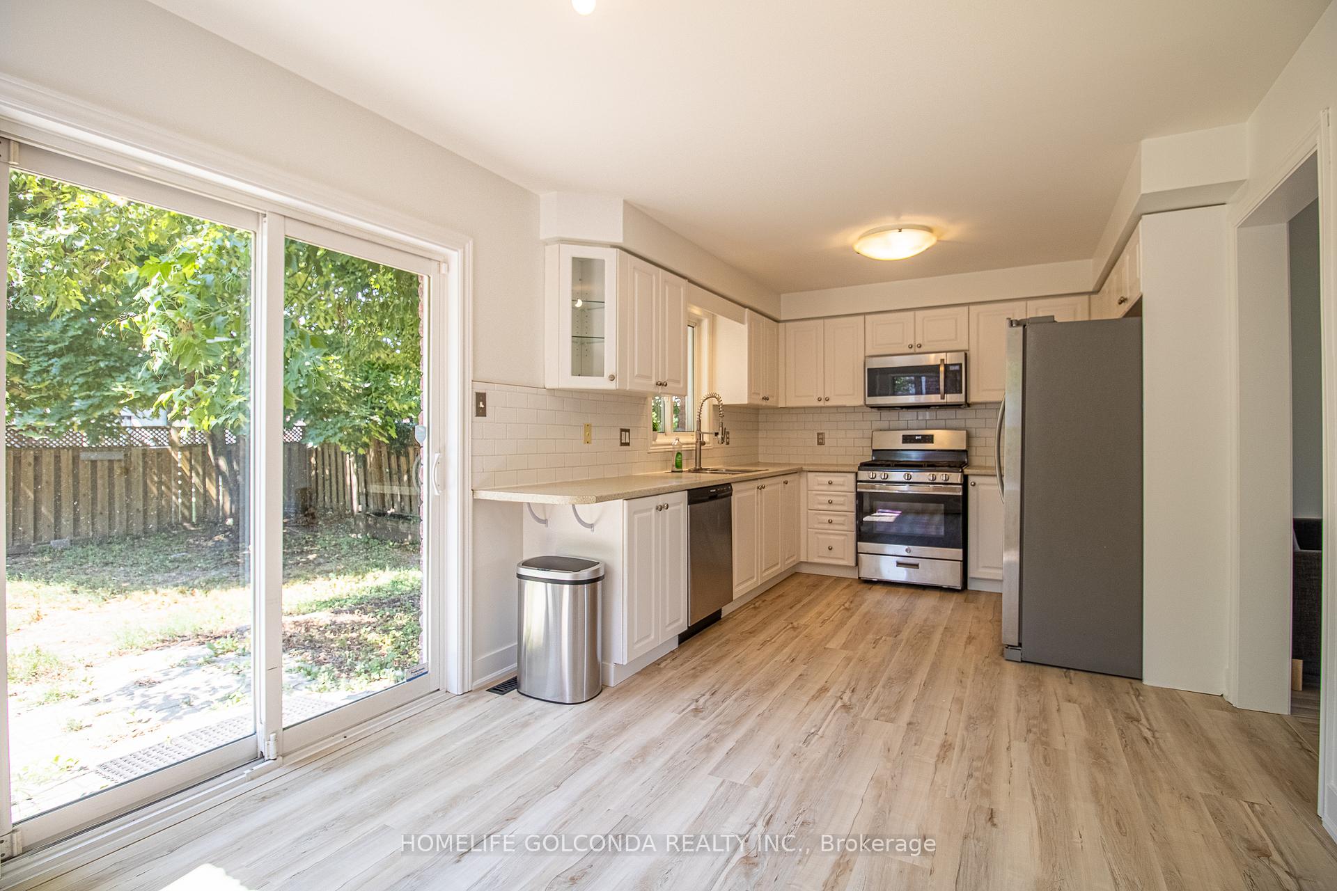 Photo 14 of 46 Kraus Road, Barrie, Edgehill Drive — HOMEH