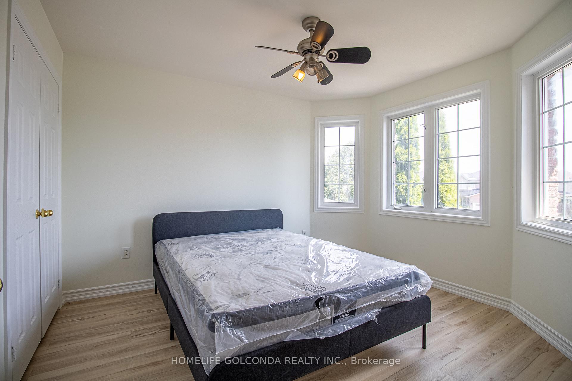 Photo 20 of 46 Kraus Road, Barrie, Edgehill Drive — HOMEH