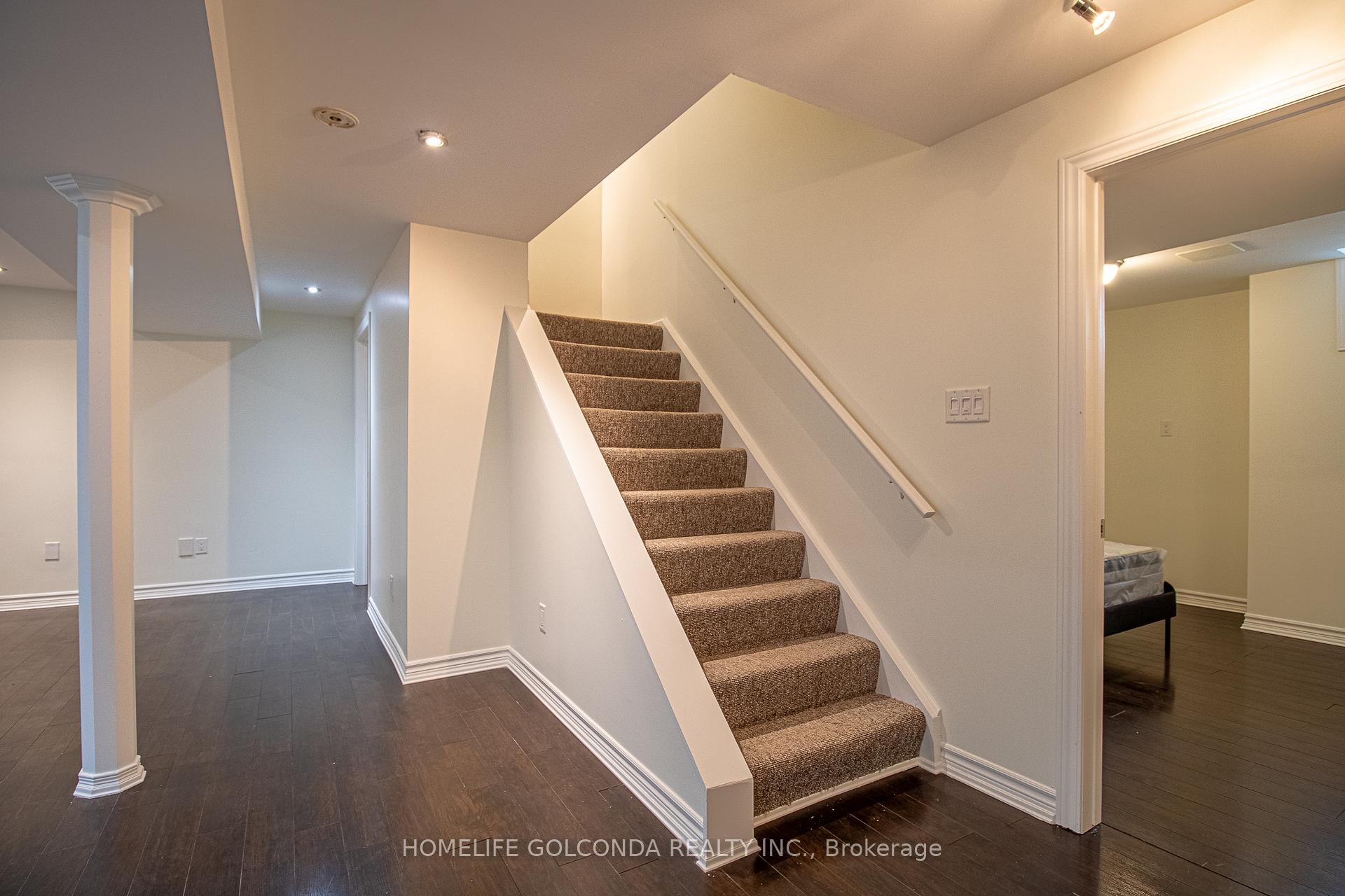 Photo 30 of 46 Kraus Road, Barrie, Edgehill Drive — HOMEH
