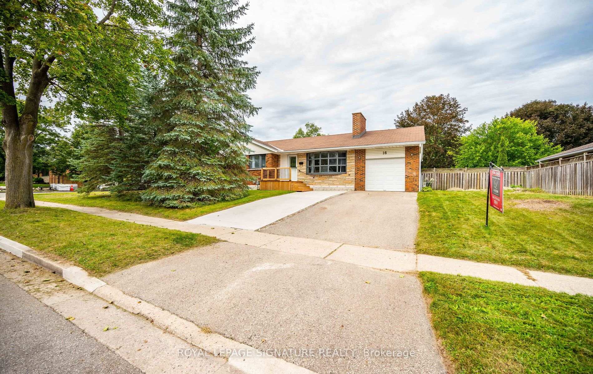 Photo 2 of 16 Eleanor (Upper Level) Court, Guelph, Grange Road — HOMEH