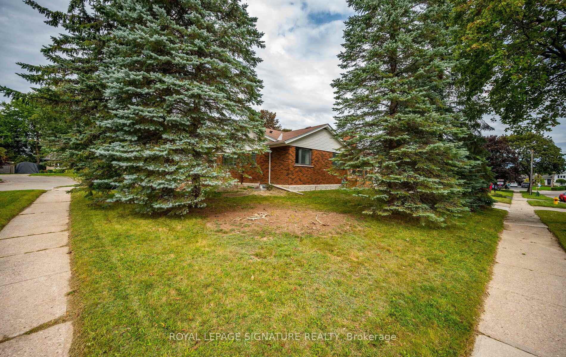 Photo 3 of 16 Eleanor (Upper Level) Court, Guelph, Grange Road — HOMEH