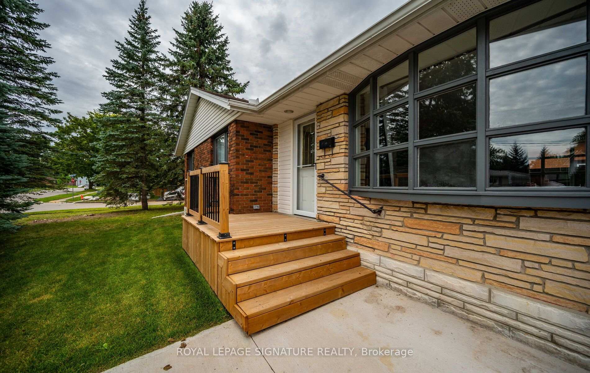Photo 7 of 16 Eleanor (Upper Level) Court, Guelph, Grange Road — HOMEH