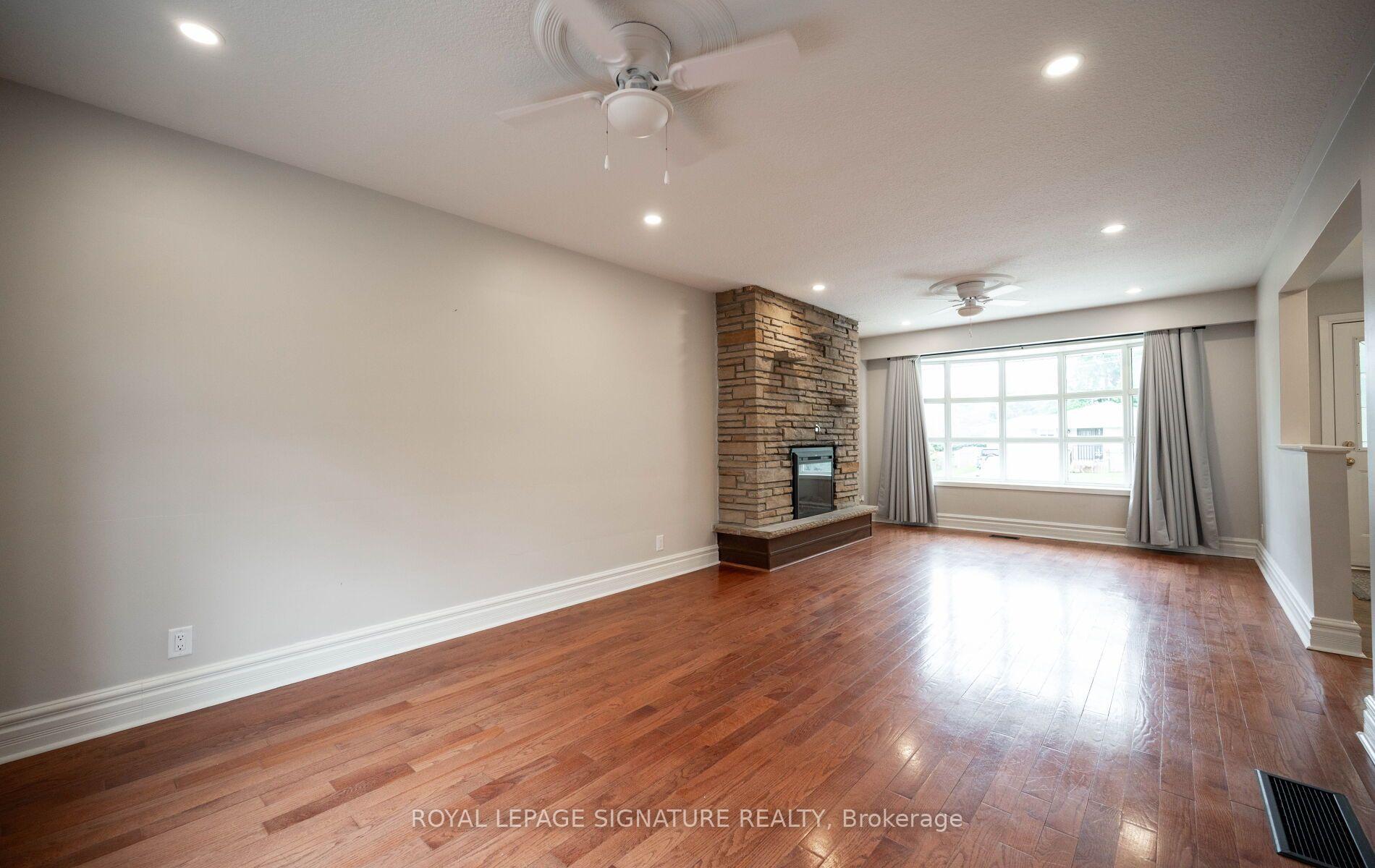 Photo 10 of 16 Eleanor (Upper Level) Court, Guelph, Grange Road — HOMEH