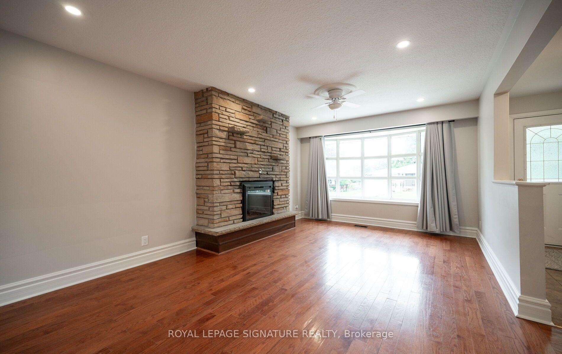 Photo 11 of 16 Eleanor (Upper Level) Court, Guelph, Grange Road — HOMEH