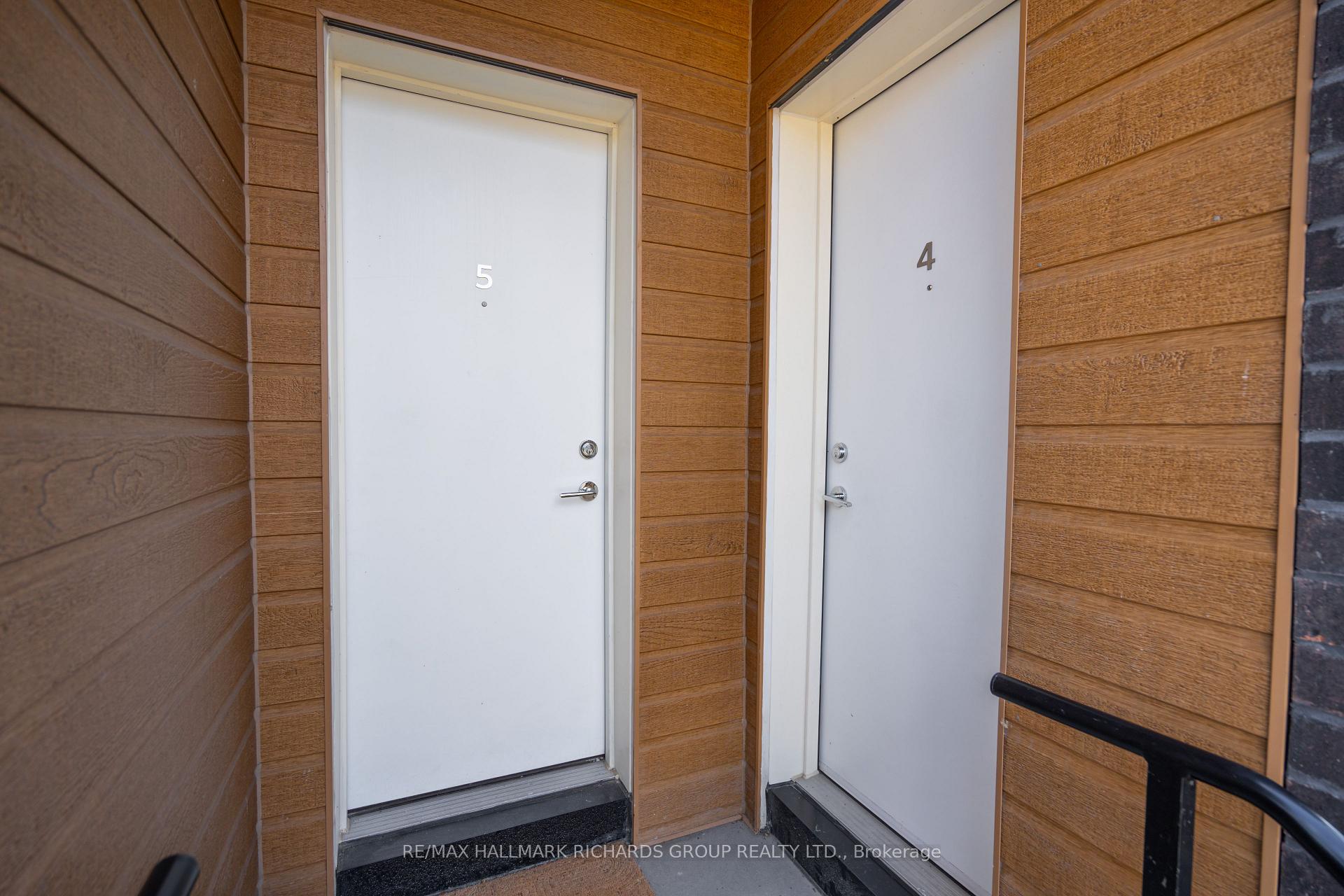Photo 4 of Unit 4, 35 Birchcliff Avenue, Scarborough, Birchcliffe-Cliffside — HOMEH