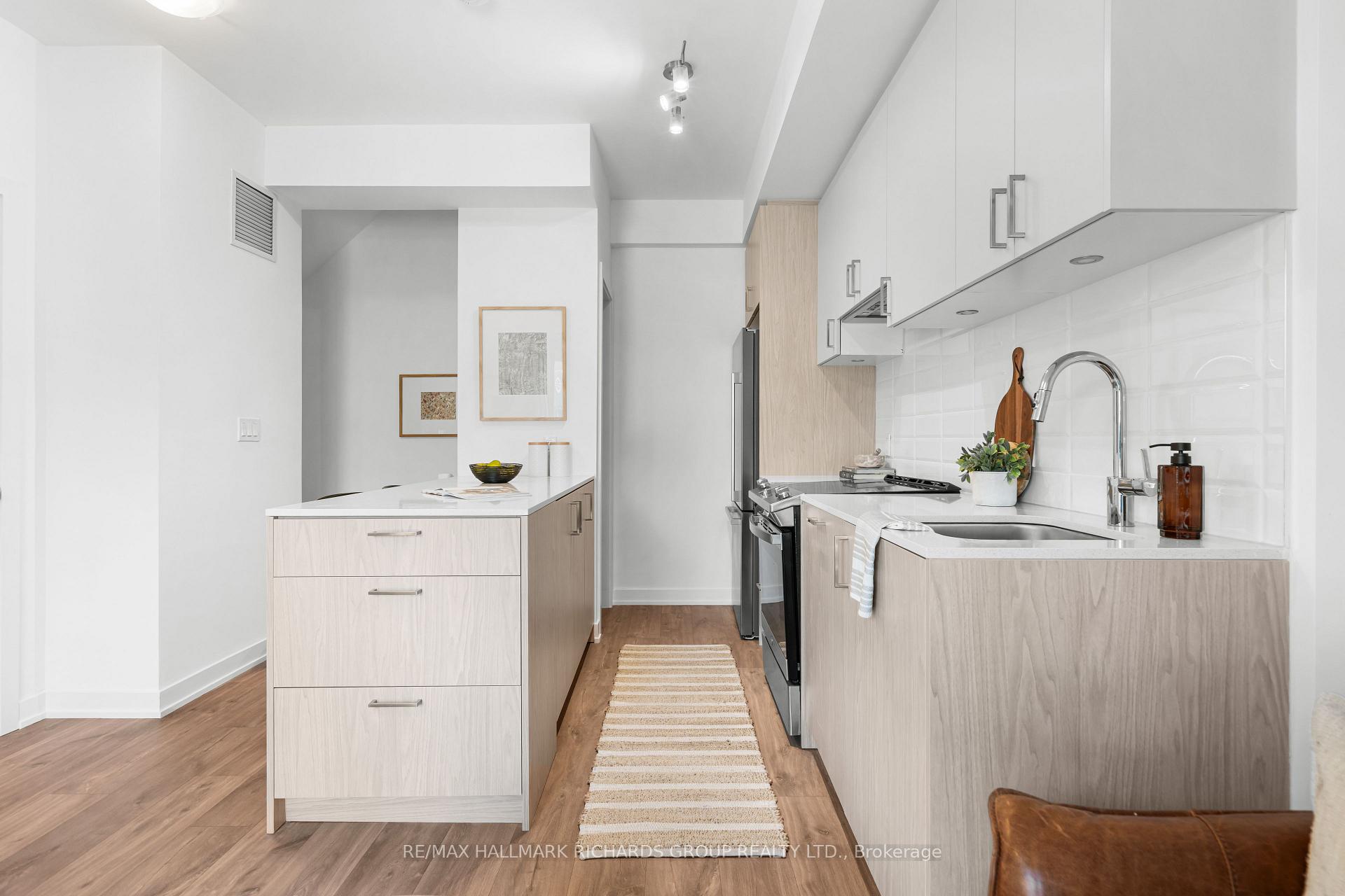 Photo 10 of Unit 4, 35 Birchcliff Avenue, Scarborough, Birchcliffe-Cliffside — HOMEH