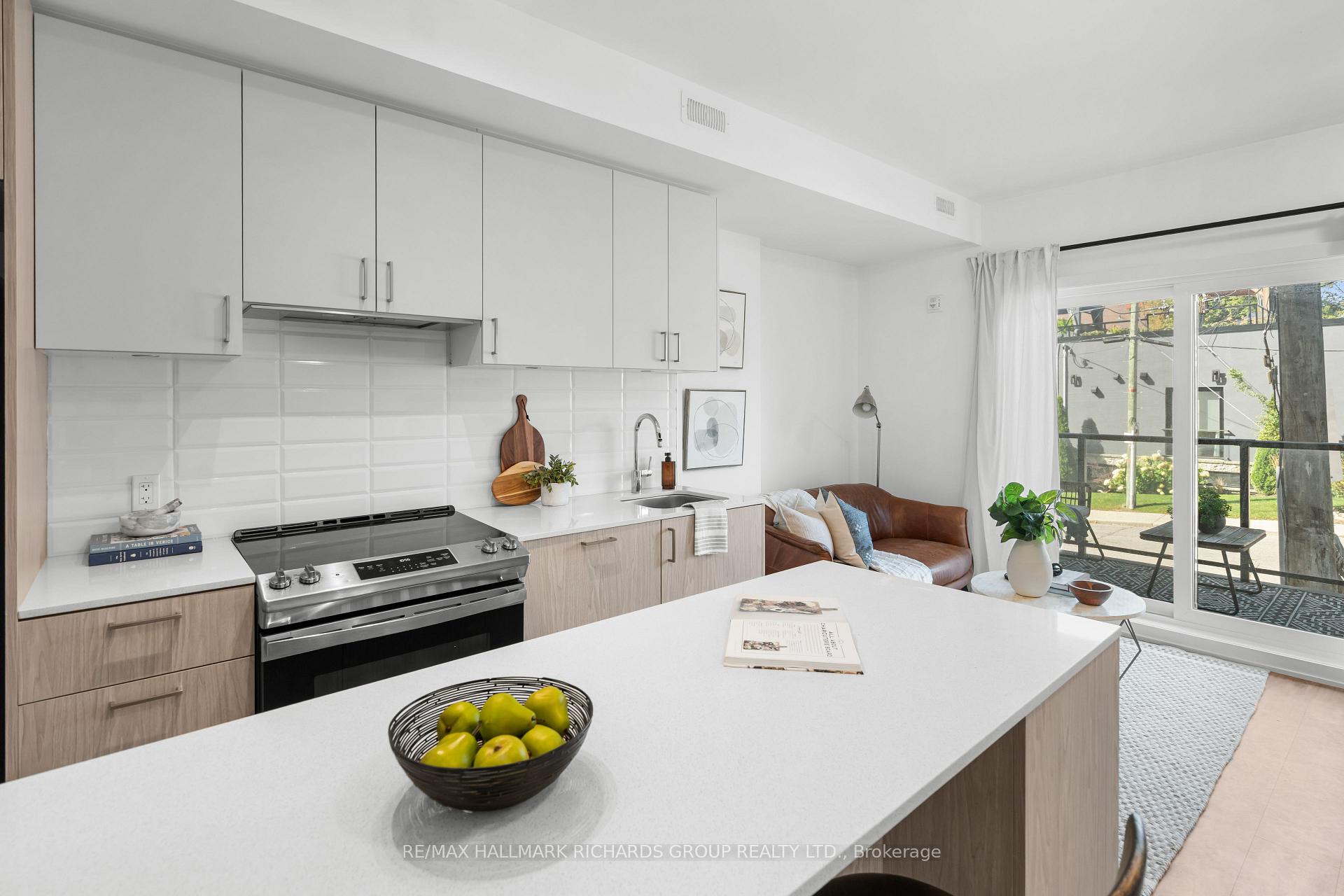 Photo 16 of Unit 4, 35 Birchcliff Avenue, Scarborough, Birchcliffe-Cliffside — HOMEH