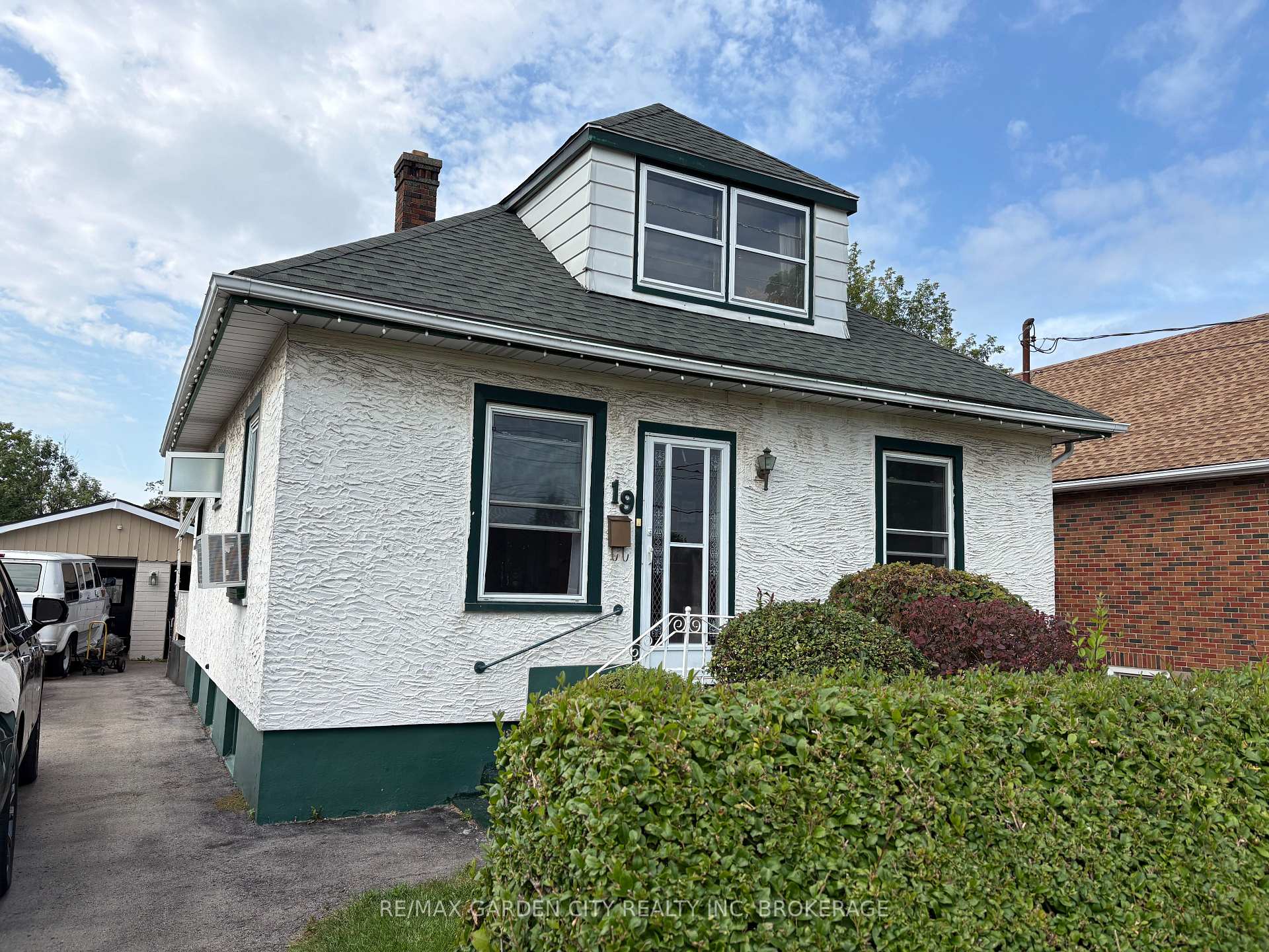 Photo 3 of 19 Cunningham Street, Thorold, Thorold Downtown — HOMEH
