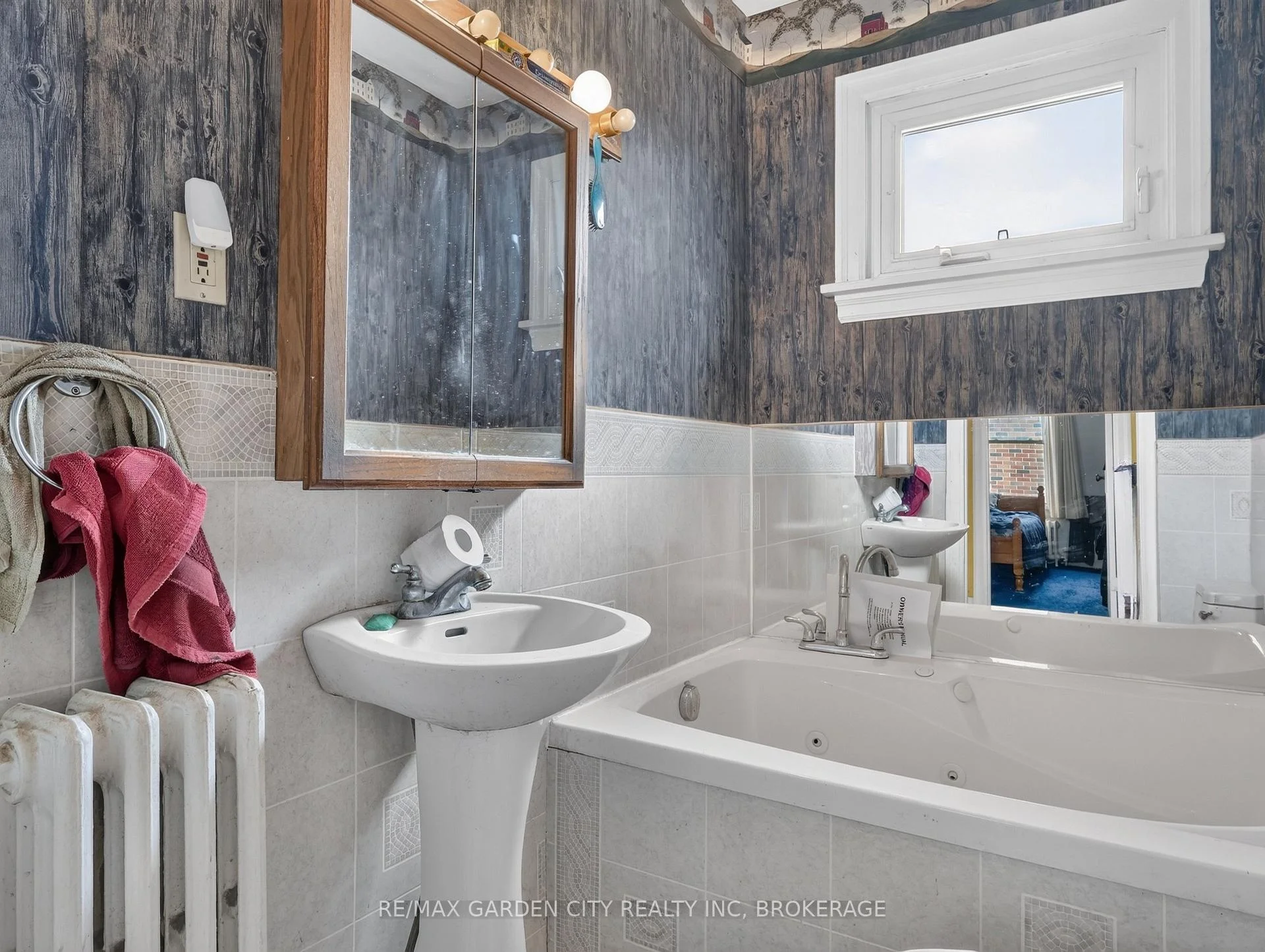 Photo 28 of 19 Cunningham Street, Thorold, Thorold Downtown — HOMEH