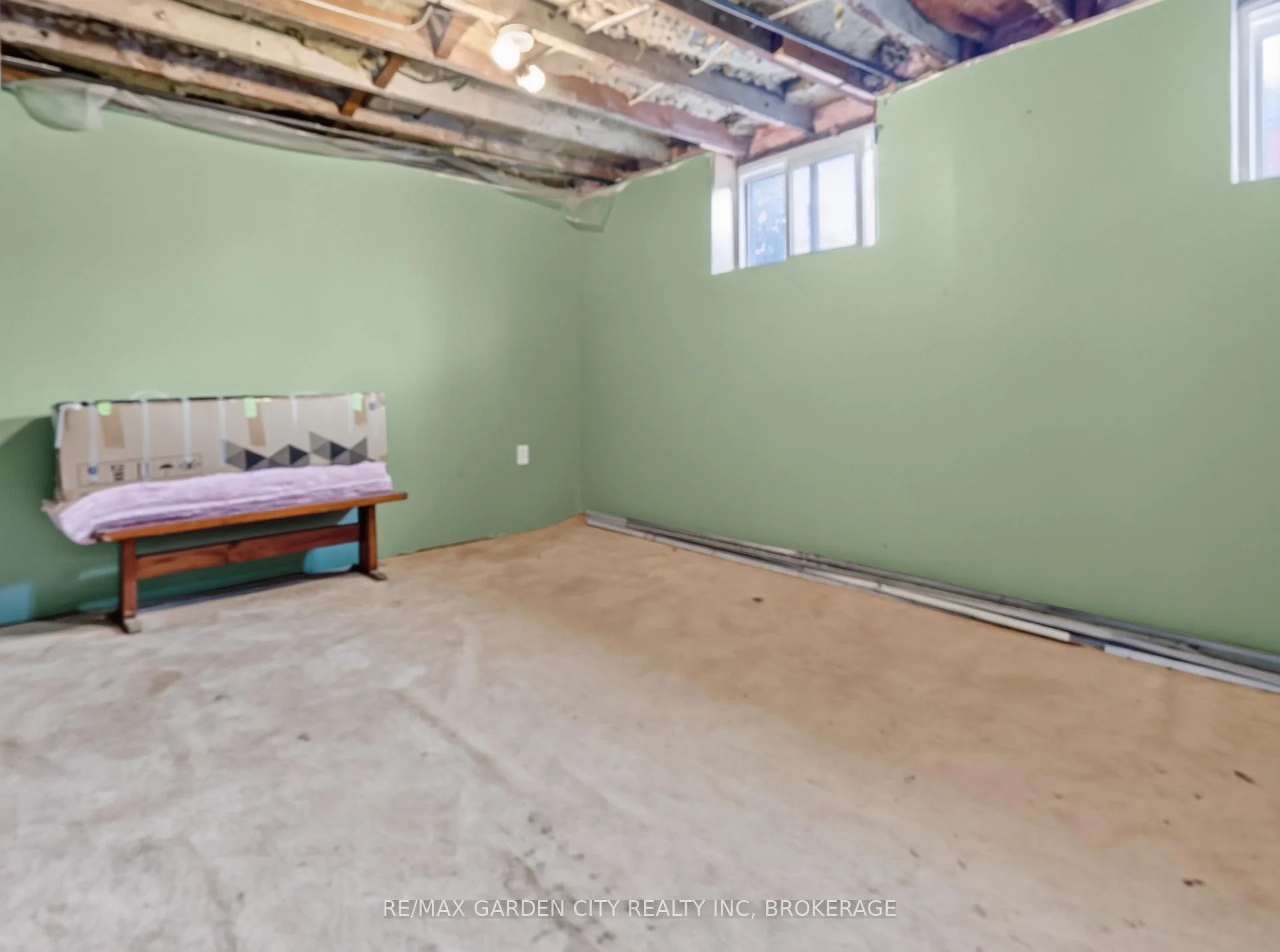 Photo 32 of 19 Cunningham Street, Thorold, Thorold Downtown — HOMEH