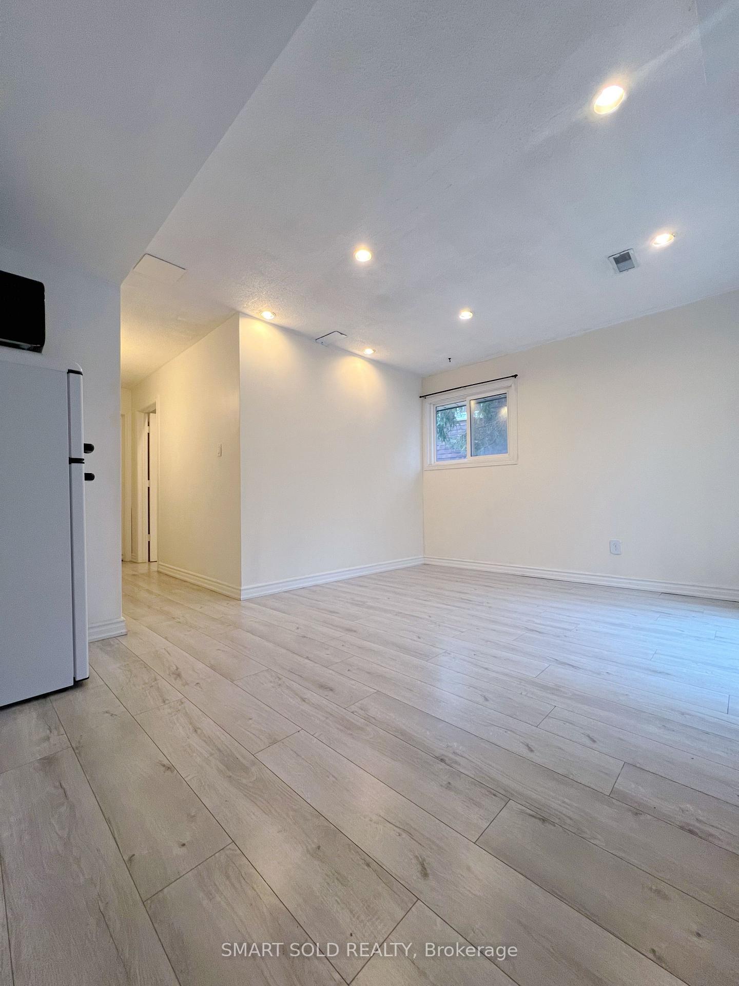 Photo 4 of Unit Main, 171 Angus Drive, North York, Don Valley Village — HOMEH