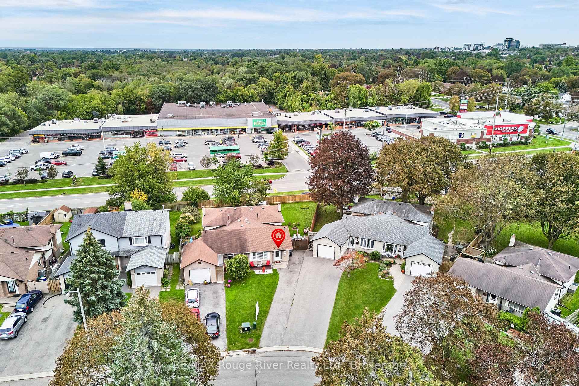 Photo 3 of 607 Foxrun Court, Oshawa, Pinecrest — HOMEH