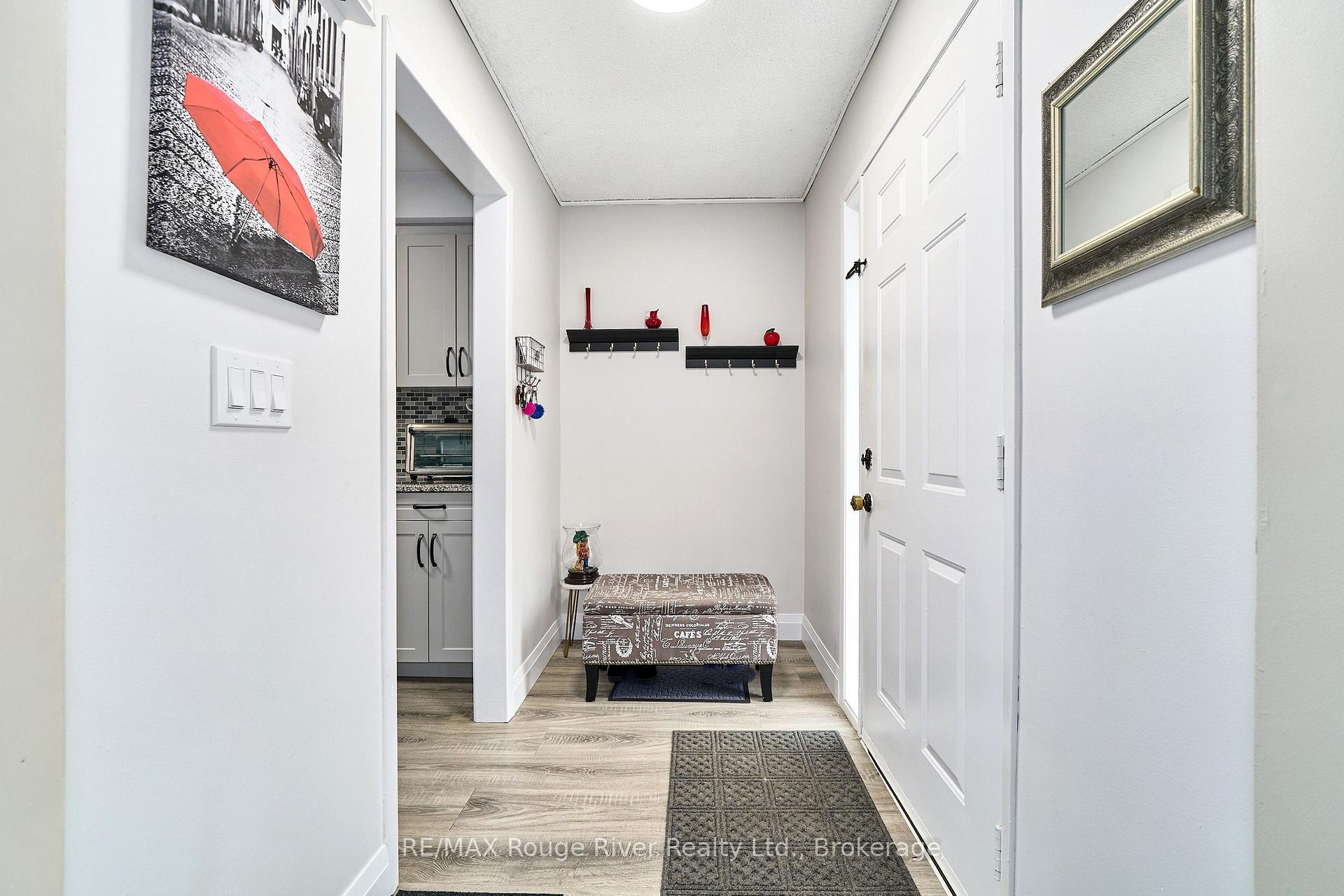 Photo 11 of 607 Foxrun Court, Oshawa, Pinecrest — HOMEH