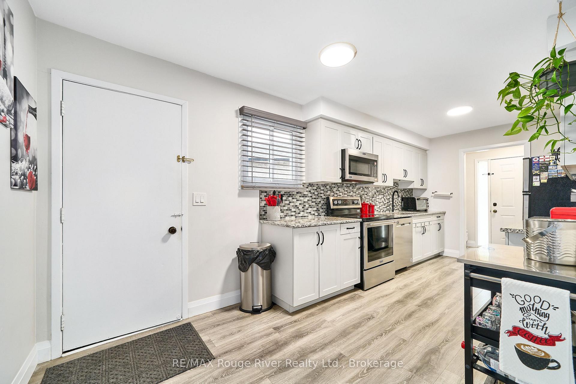 Photo 17 of 607 Foxrun Court, Oshawa, Pinecrest — HOMEH