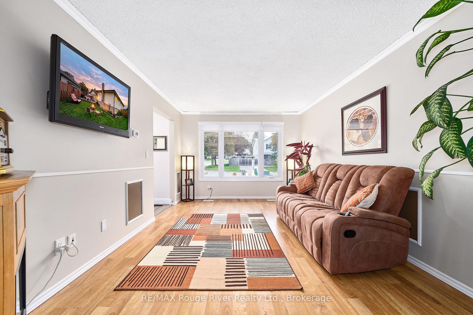 Photo 20 of 607 Foxrun Court, Oshawa, Pinecrest — HOMEH