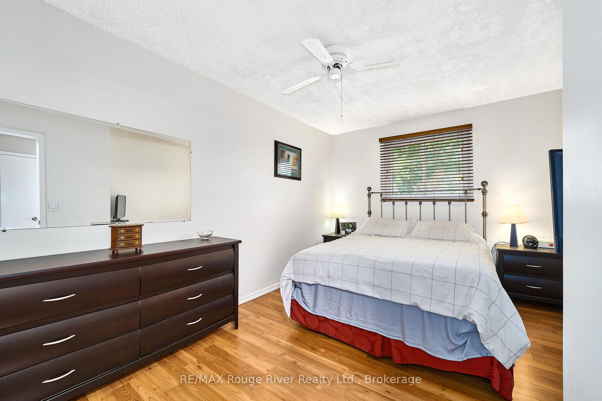 Photo 23 of 607 Foxrun Court, Oshawa, Pinecrest — HOMEH