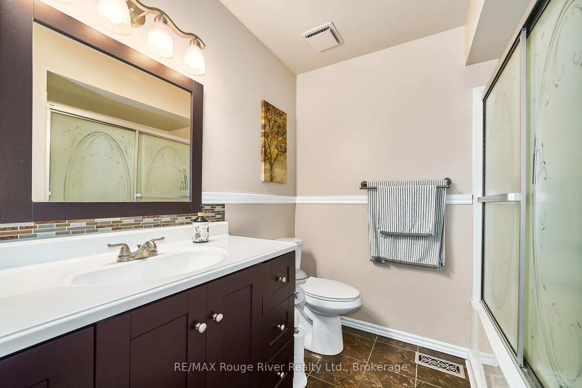 Photo 26 of 607 Foxrun Court, Oshawa, Pinecrest — HOMEH
