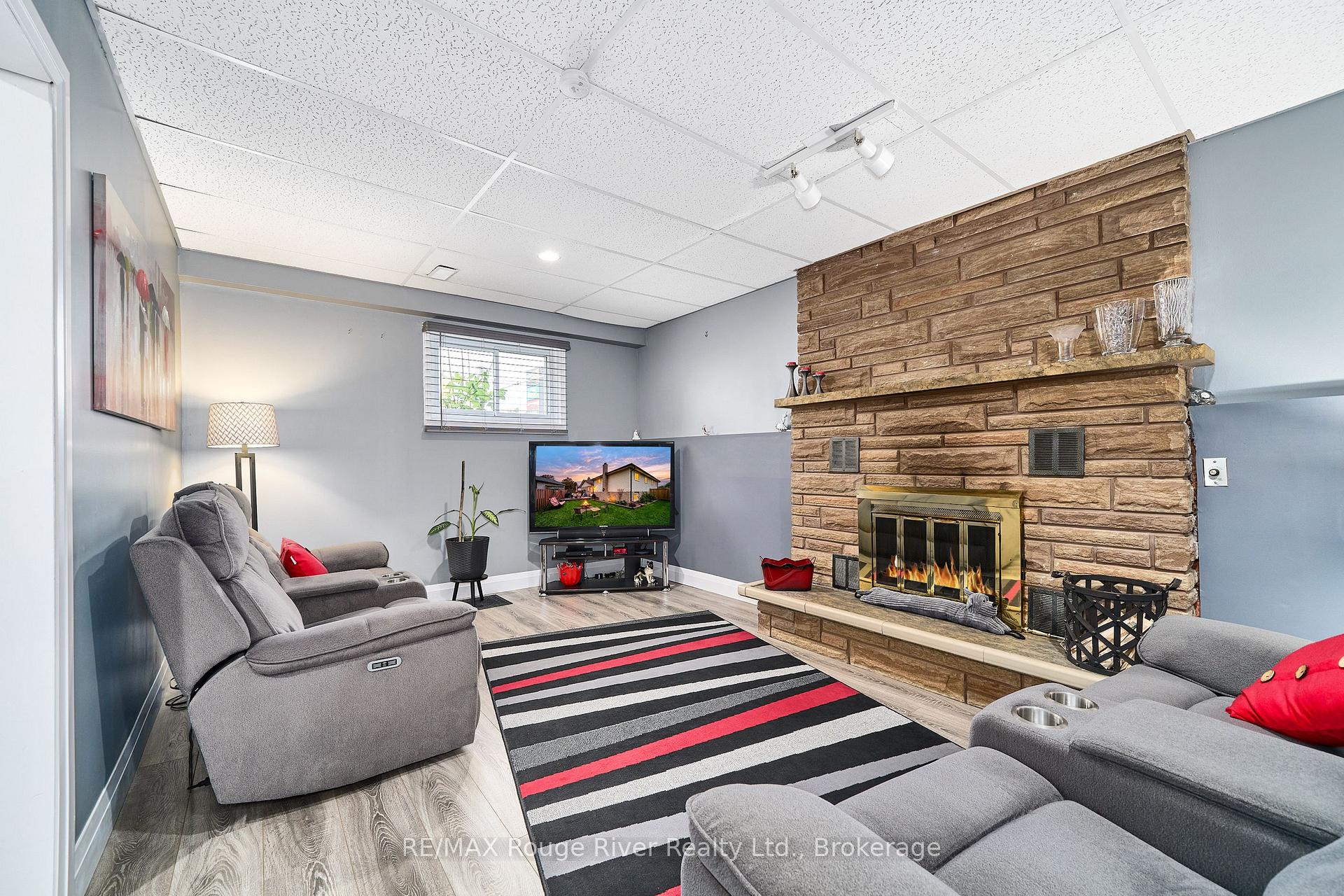 Photo 28 of 607 Foxrun Court, Oshawa, Pinecrest — HOMEH