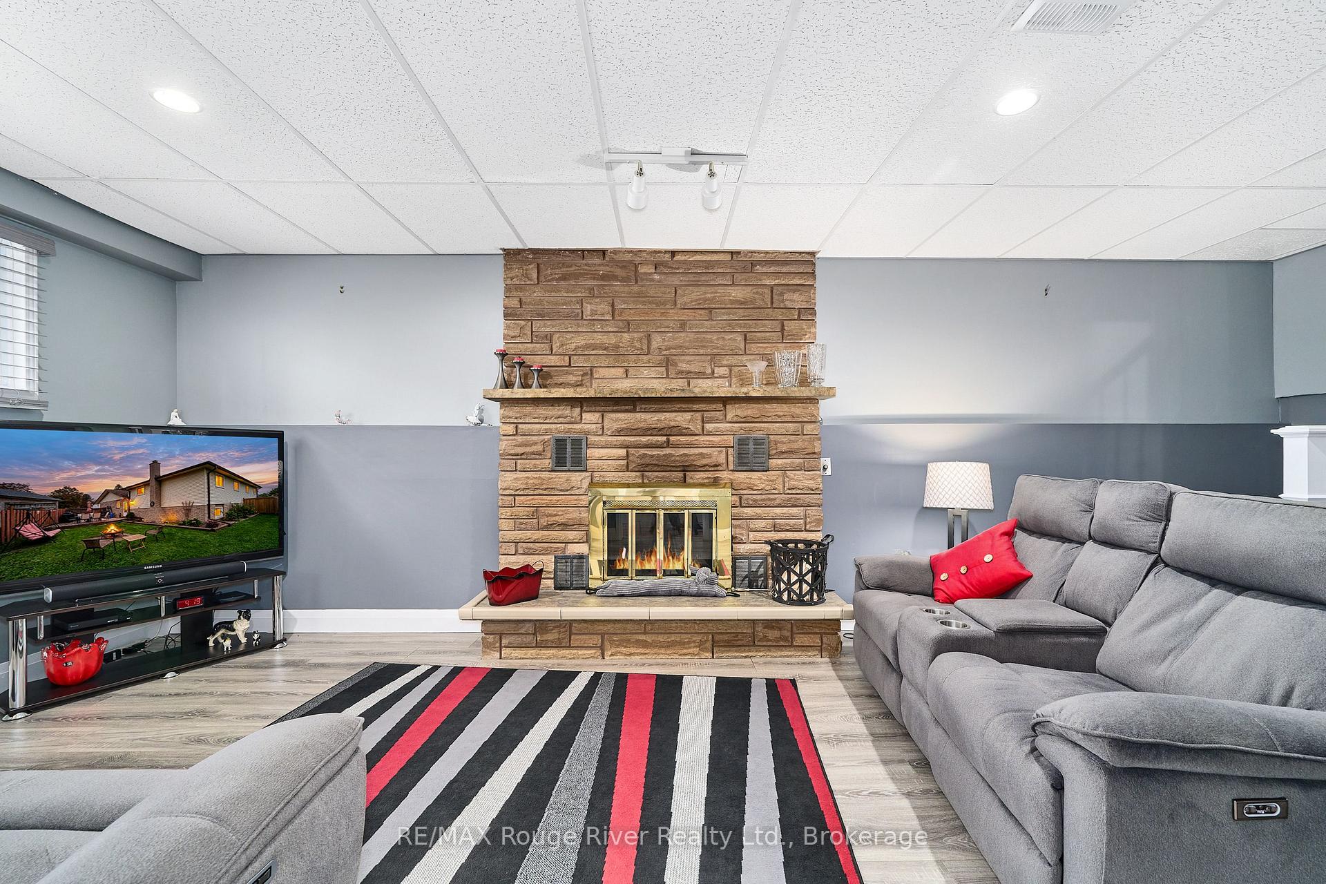 Photo 29 of 607 Foxrun Court, Oshawa, Pinecrest — HOMEH