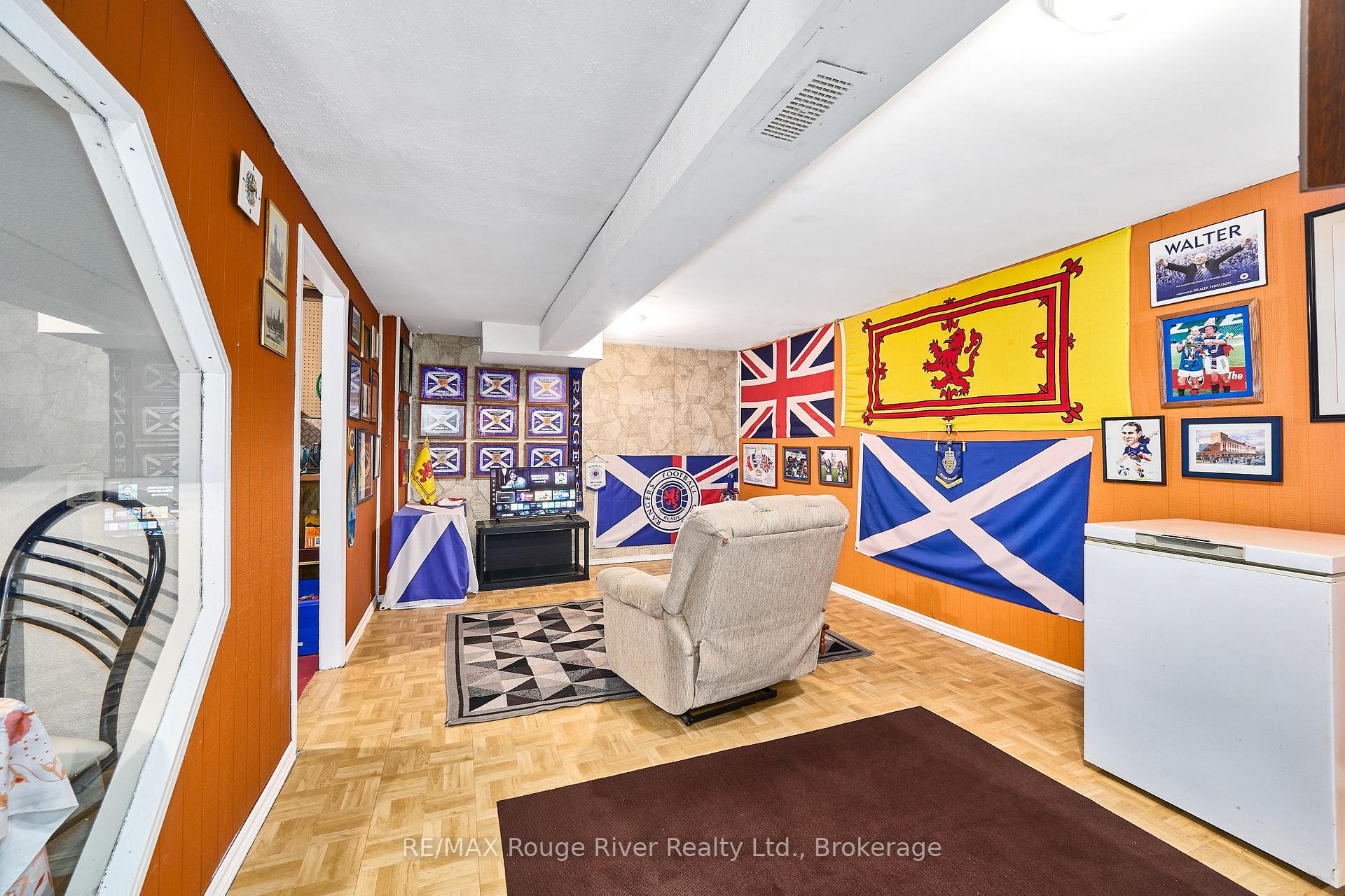 Photo 36 of 607 Foxrun Court, Oshawa, Pinecrest — HOMEH