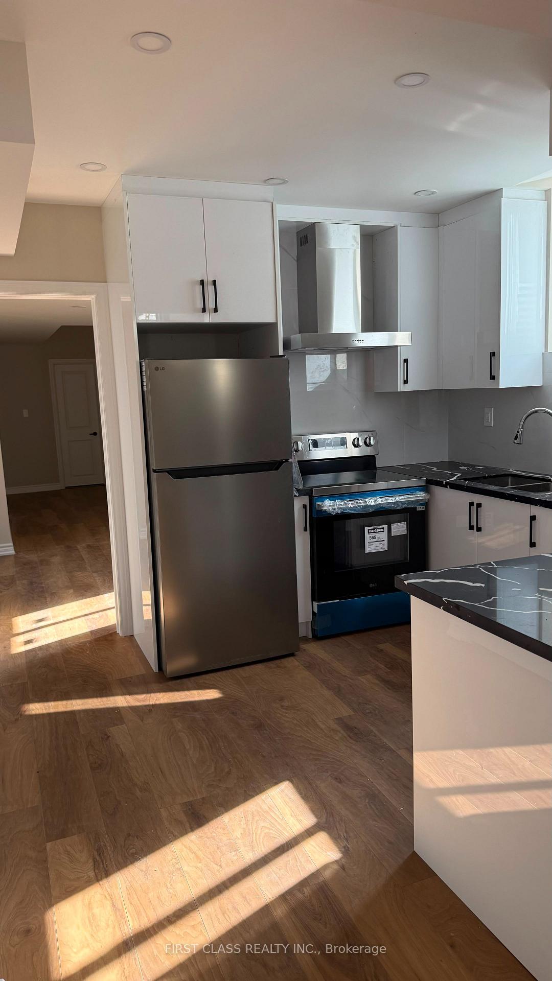 Photo 3 of Unit Lower, 49 Mountainside Crescent, Whitby, Rolling Acres — HOMEH
