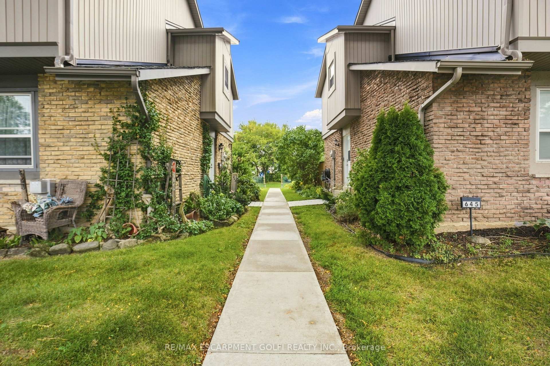 Photo 3 of Unit 70, 643 Woodward Avenue, Milton, Dorset Park — HOMEH