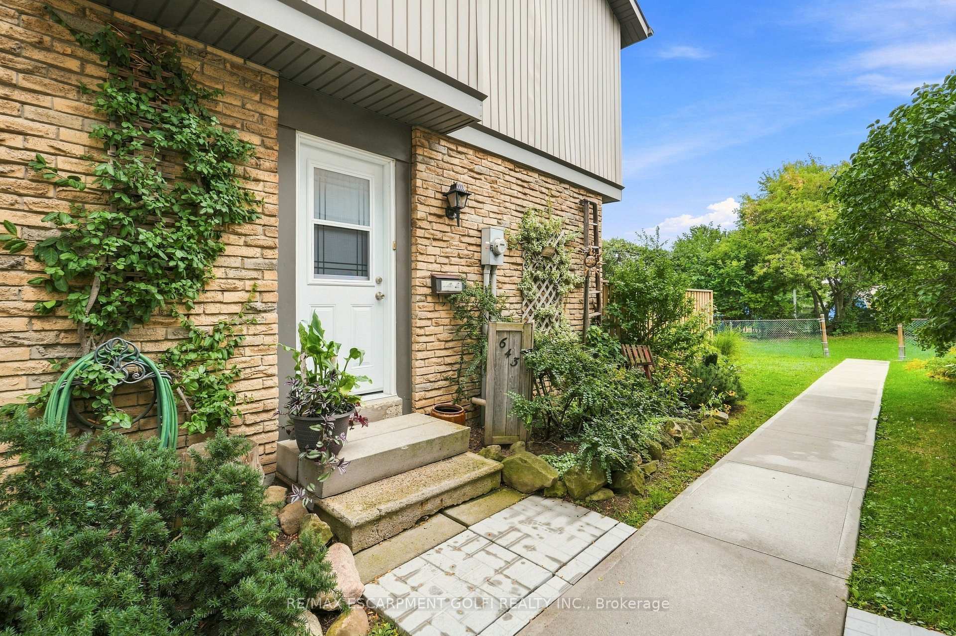Photo 4 of Unit 70, 643 Woodward Avenue, Milton, Dorset Park — HOMEH