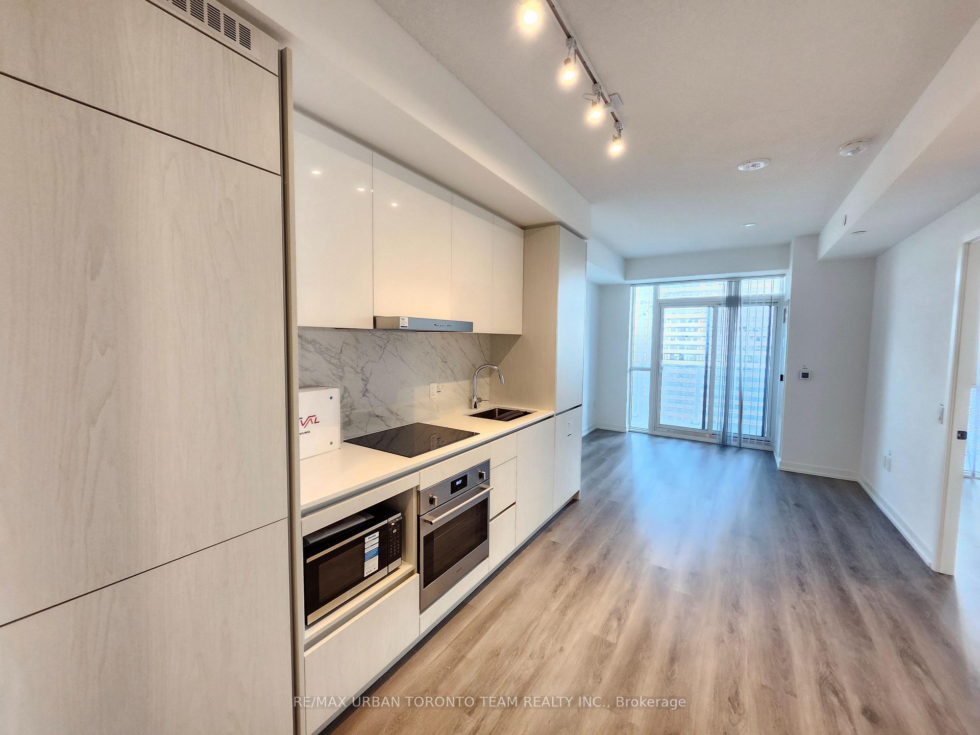 Photo 2 of Unit 2202, 28 Interchange Way, Vaughan, Vaughan Corporate Centre — HOMEH