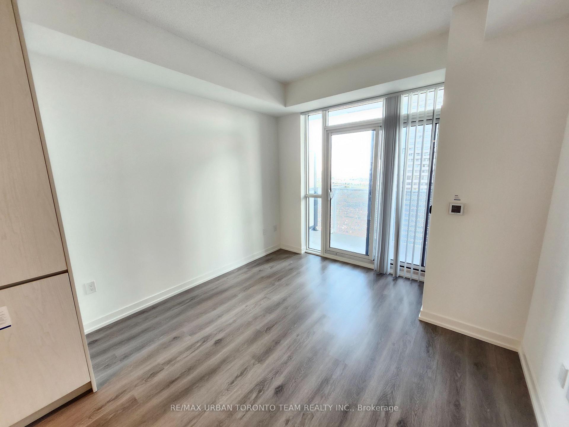 Photo 4 of Unit 2202, 28 Interchange Way, Vaughan, Vaughan Corporate Centre — HOMEH