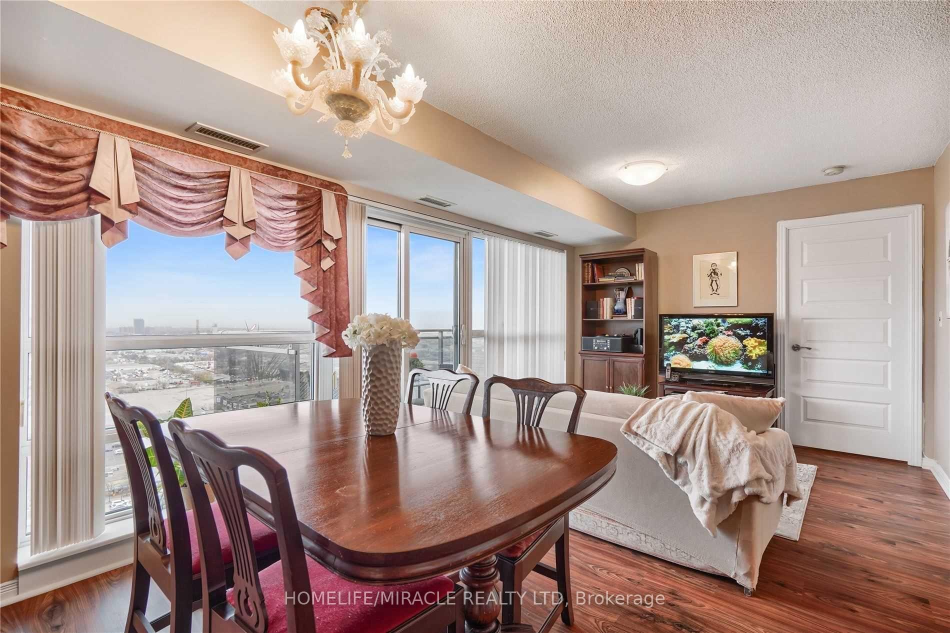 Photo 8 of Unit 2201, 215 Queen Street E, Brampton, Queen Street Corridor — HOMEH