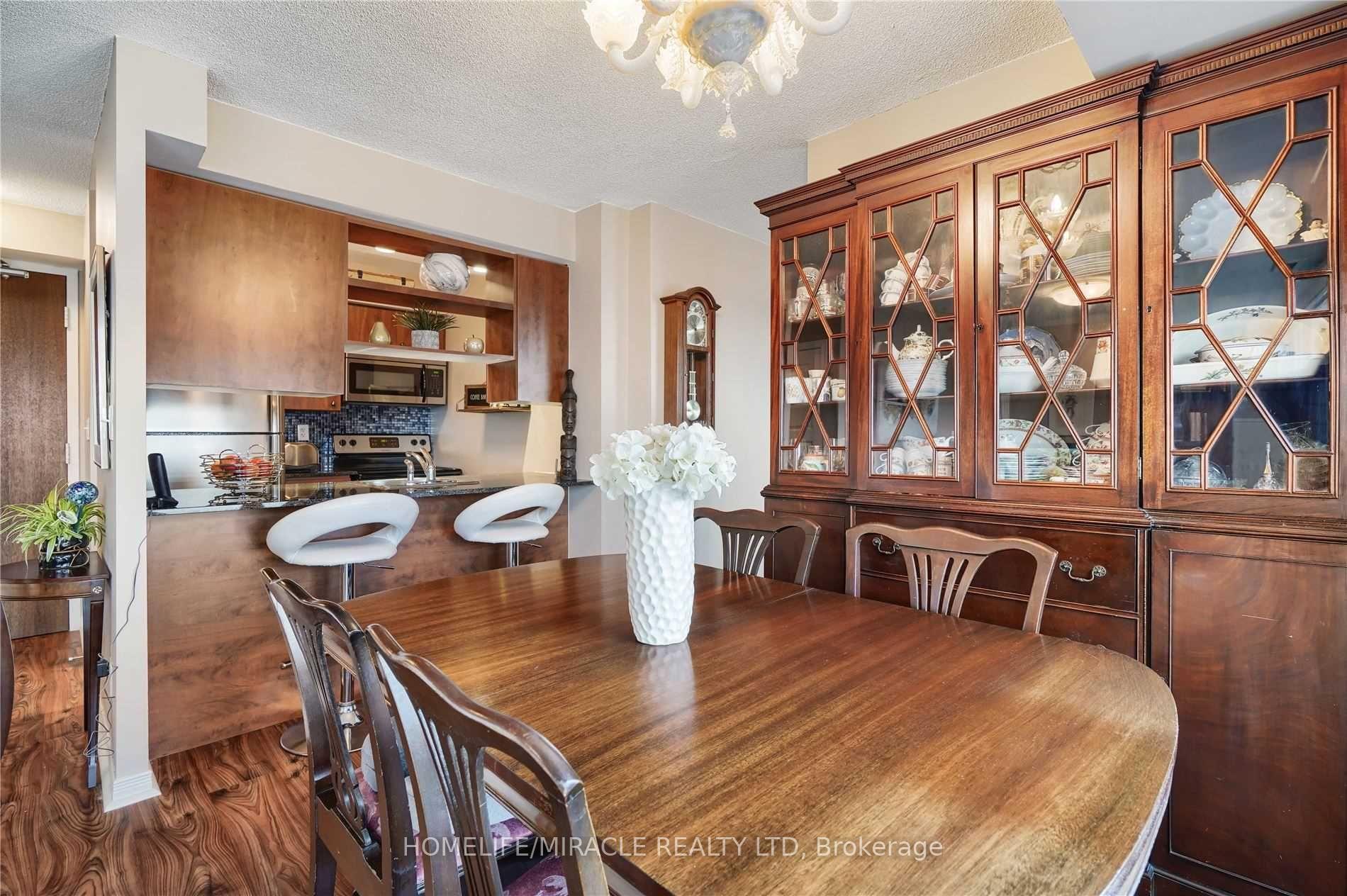 Photo 10 of Unit 2201, 215 Queen Street E, Brampton, Queen Street Corridor — HOMEH