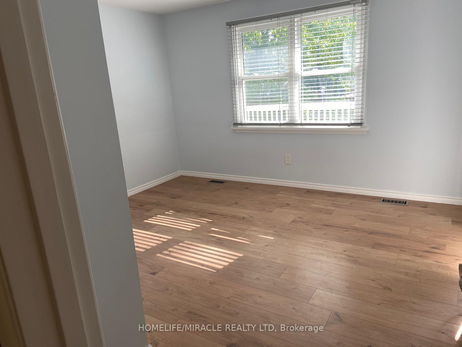 Photo 10 of 25 Thornridge Crescent, Kitchener, Forest Hill — HOMEH