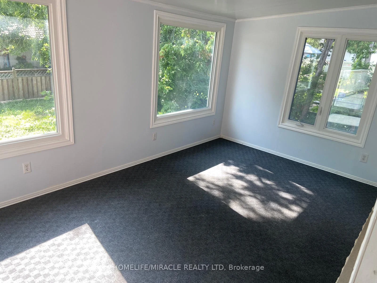Photo 5 of 25 Thornridge Crescent, Kitchener, Forest Hill — HOMEH