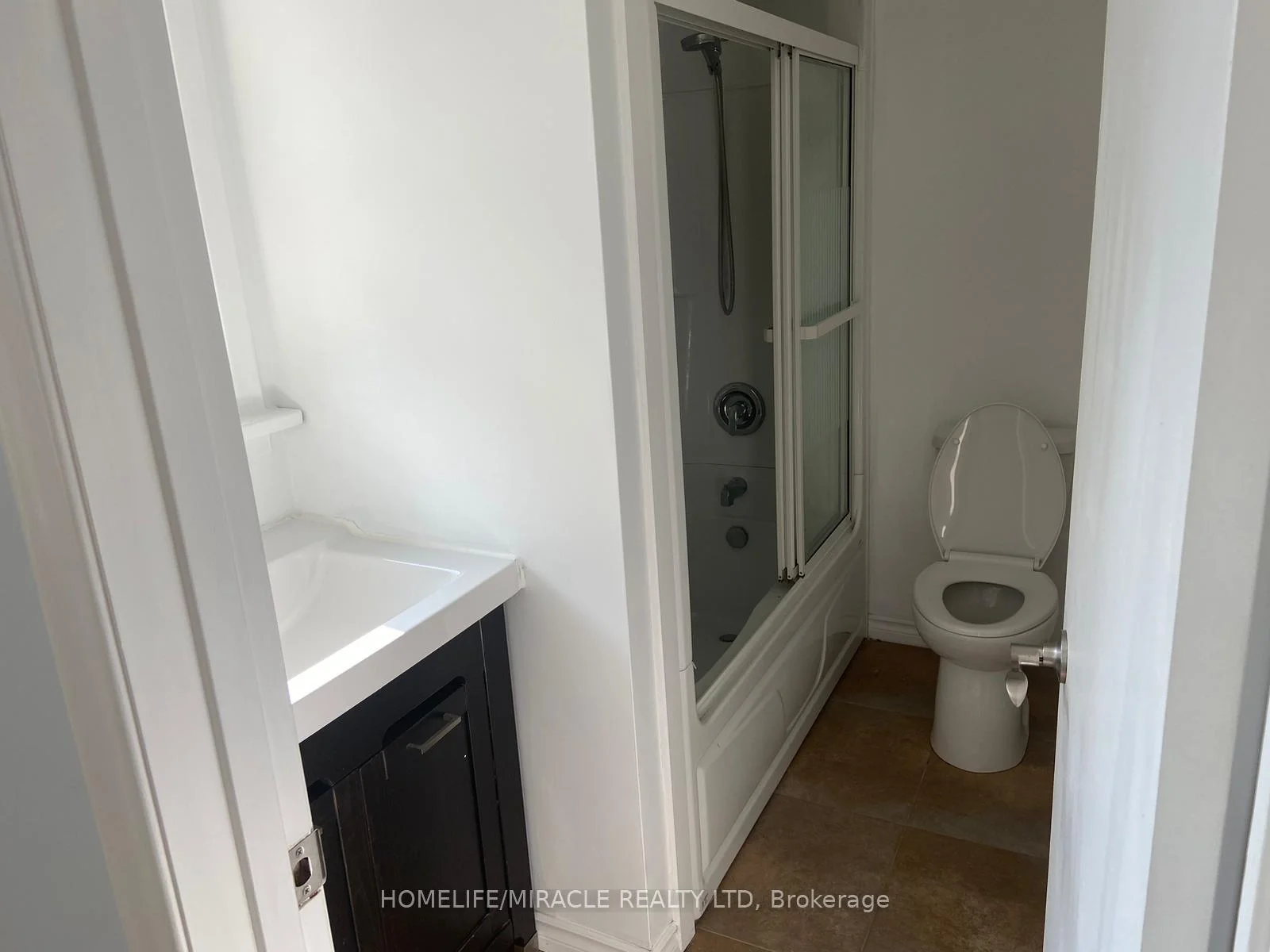 Photo 17 of 25 Thornridge Crescent, Kitchener, Forest Hill — HOMEH