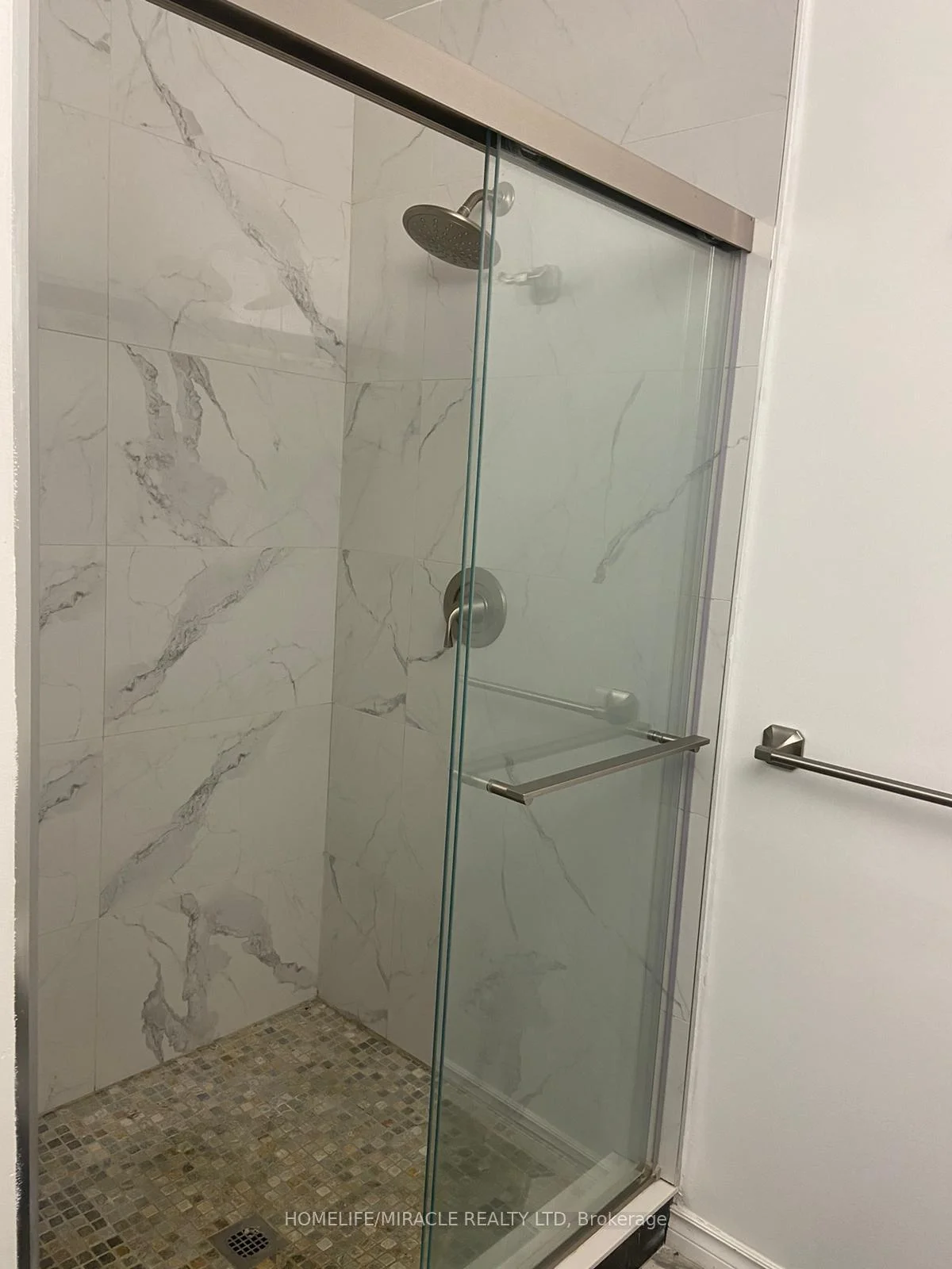 Photo 19 of 25 Thornridge Crescent, Kitchener, Forest Hill — HOMEH