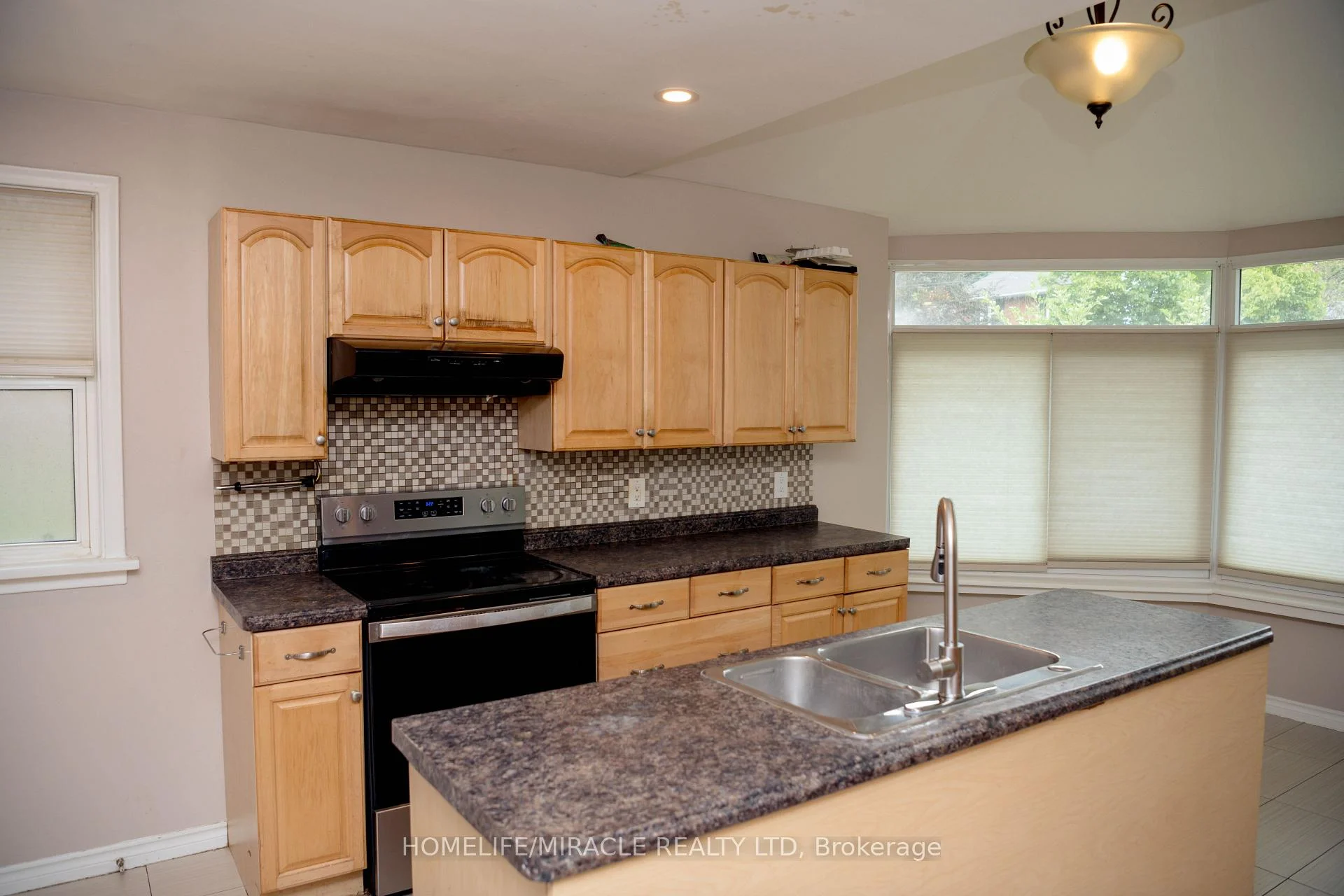 Photo 24 of 25 Thornridge Crescent, Kitchener, Forest Hill — HOMEH