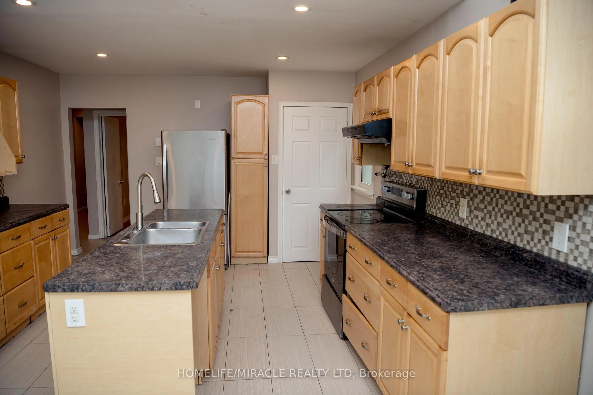 Photo 28 of 25 Thornridge Crescent, Kitchener, Forest Hill — HOMEH