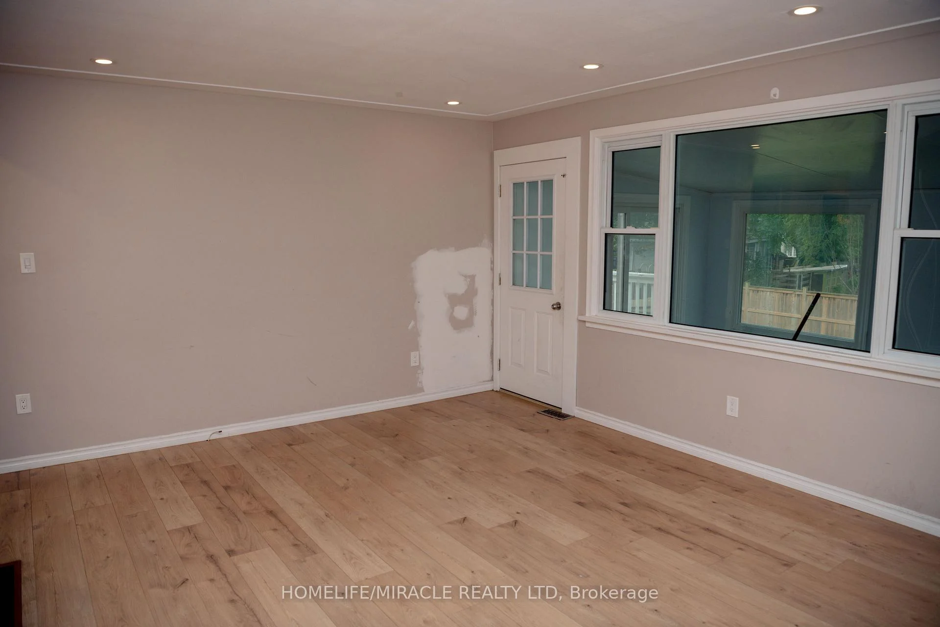 Photo 38 of 25 Thornridge Crescent, Kitchener, Forest Hill — HOMEH