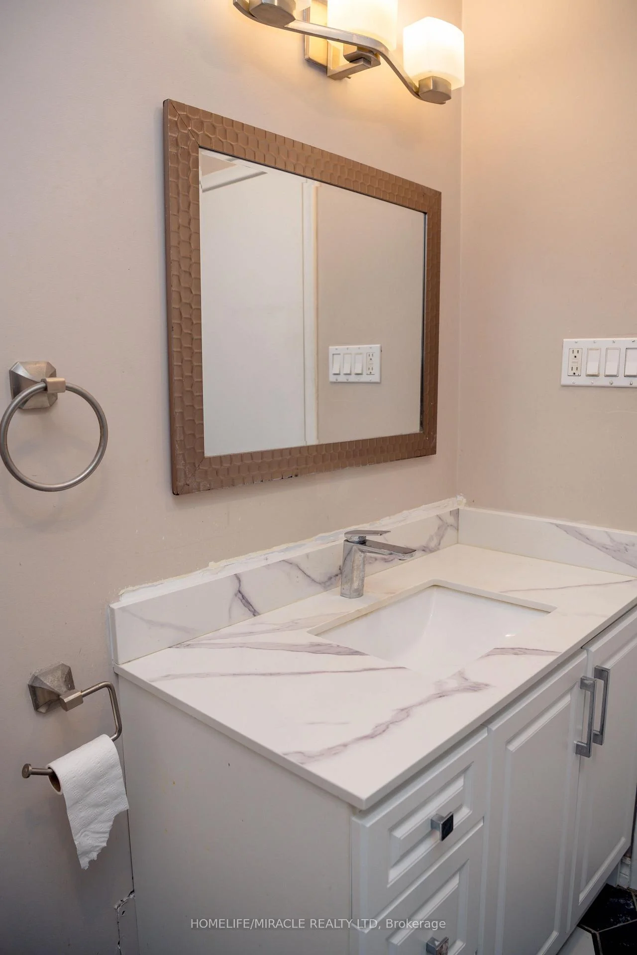 Photo 45 of 25 Thornridge Crescent, Kitchener, Forest Hill — HOMEH