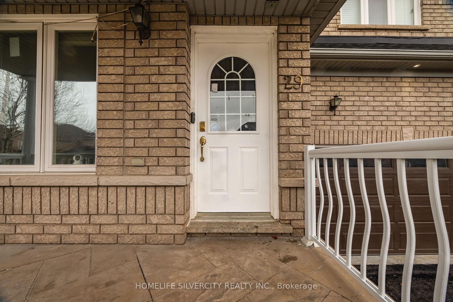 Photo 4 of 29 Beachpoint Boulevard, Brampton, Fletcher's Meadow — HOMEH