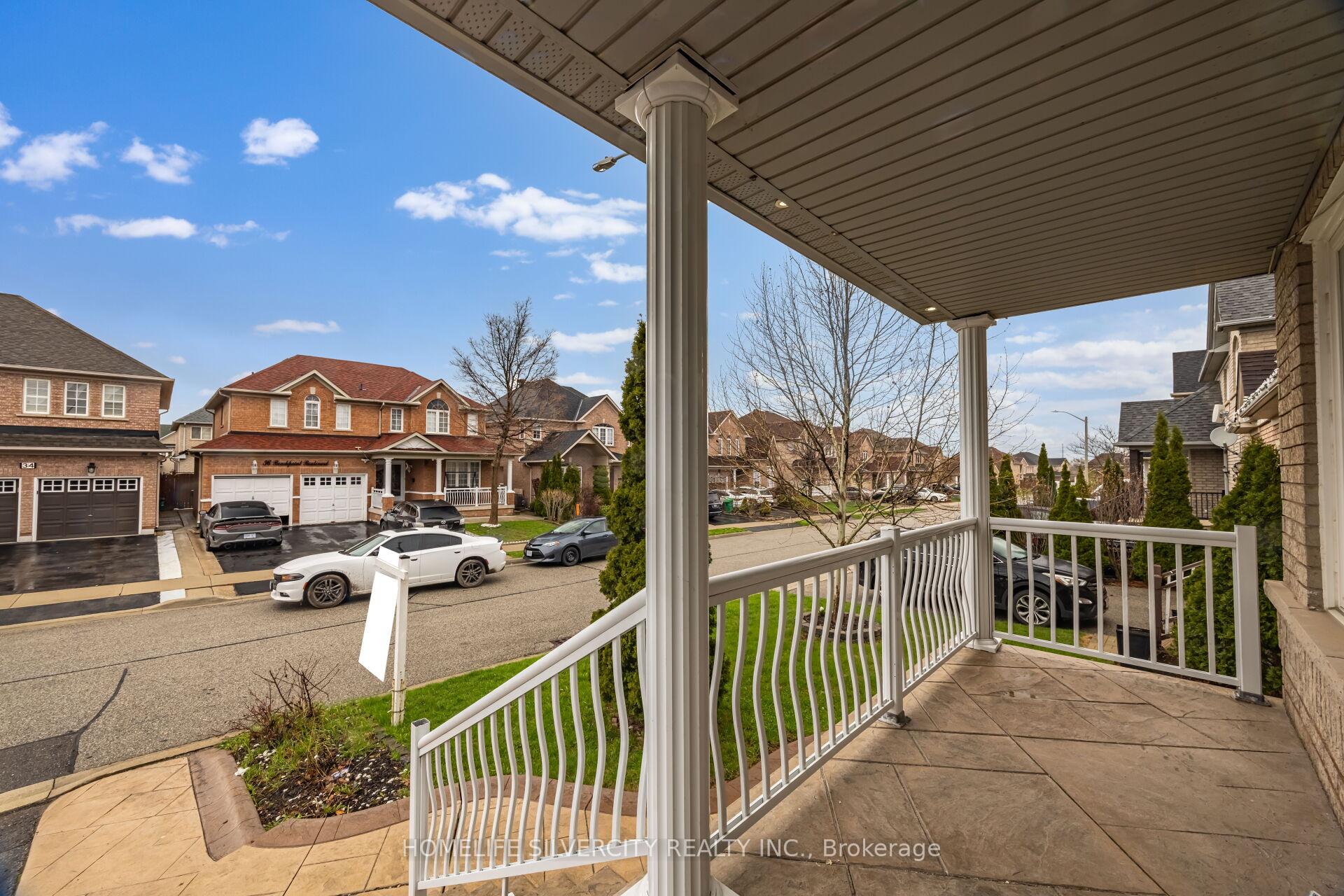Photo 5 of 29 Beachpoint Boulevard, Brampton, Fletcher's Meadow — HOMEH