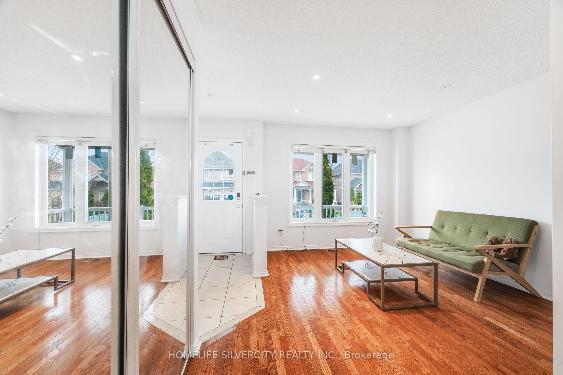 Photo 7 of 29 Beachpoint Boulevard, Brampton, Fletcher's Meadow — HOMEH