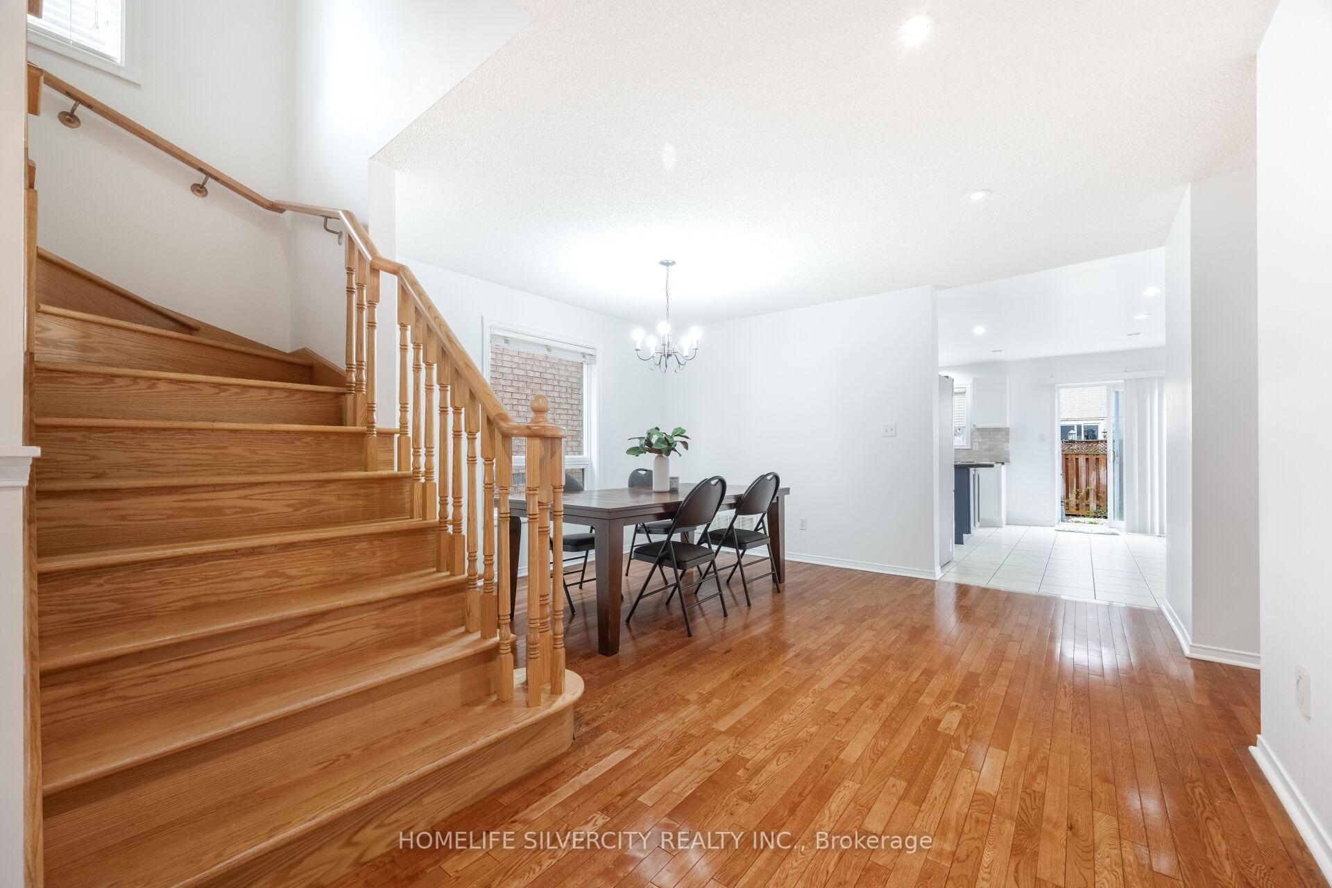Photo 11 of 29 Beachpoint Boulevard, Brampton, Fletcher's Meadow — HOMEH