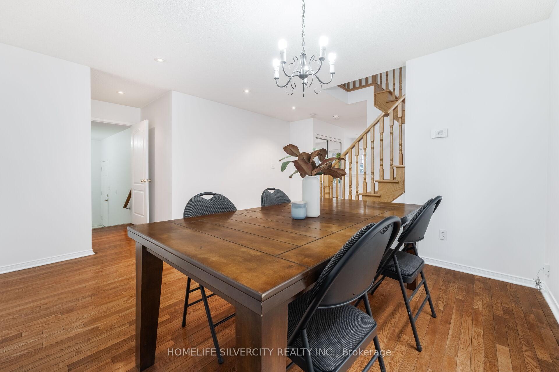 Photo 13 of 29 Beachpoint Boulevard, Brampton, Fletcher's Meadow — HOMEH