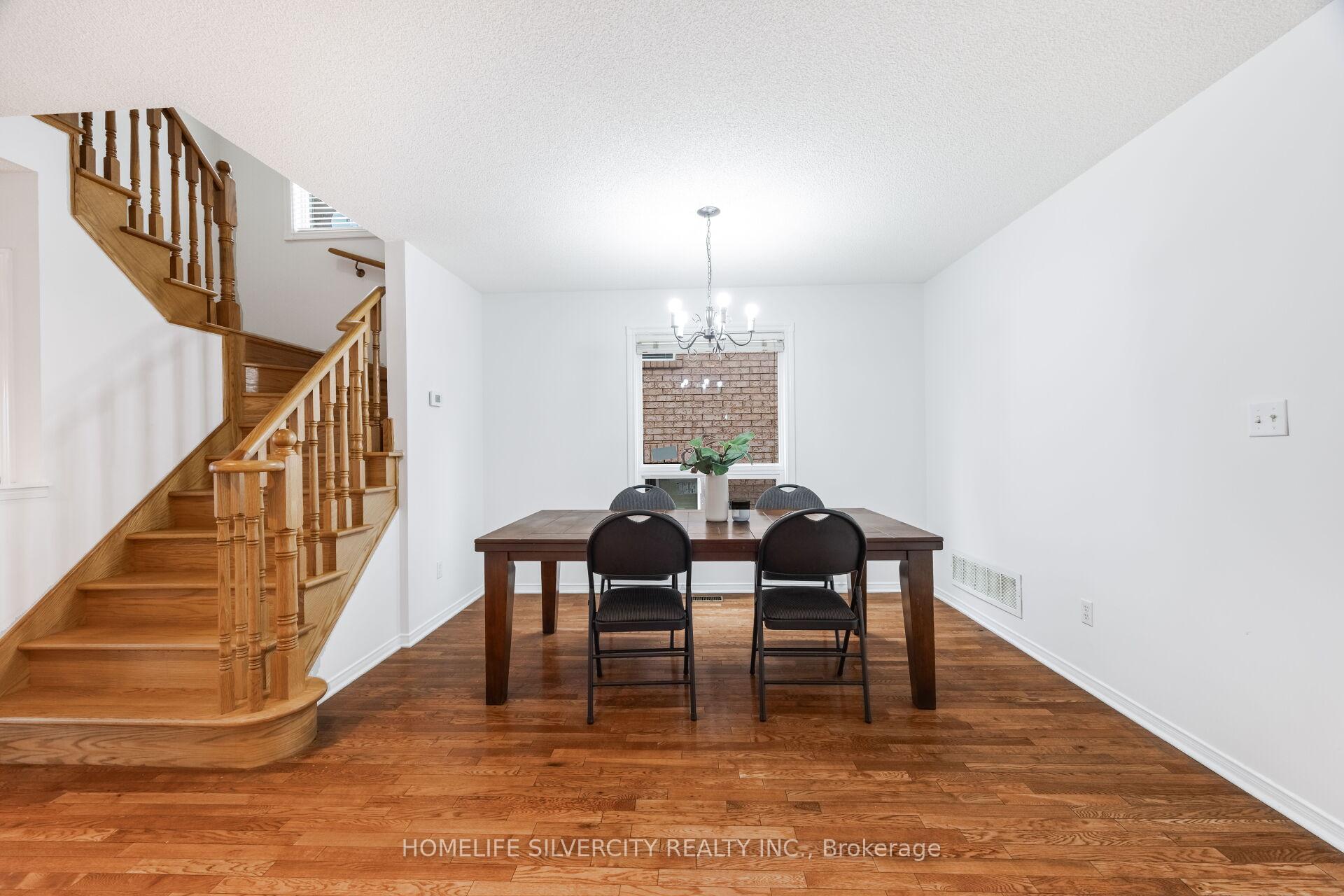 Photo 14 of 29 Beachpoint Boulevard, Brampton, Fletcher's Meadow — HOMEH