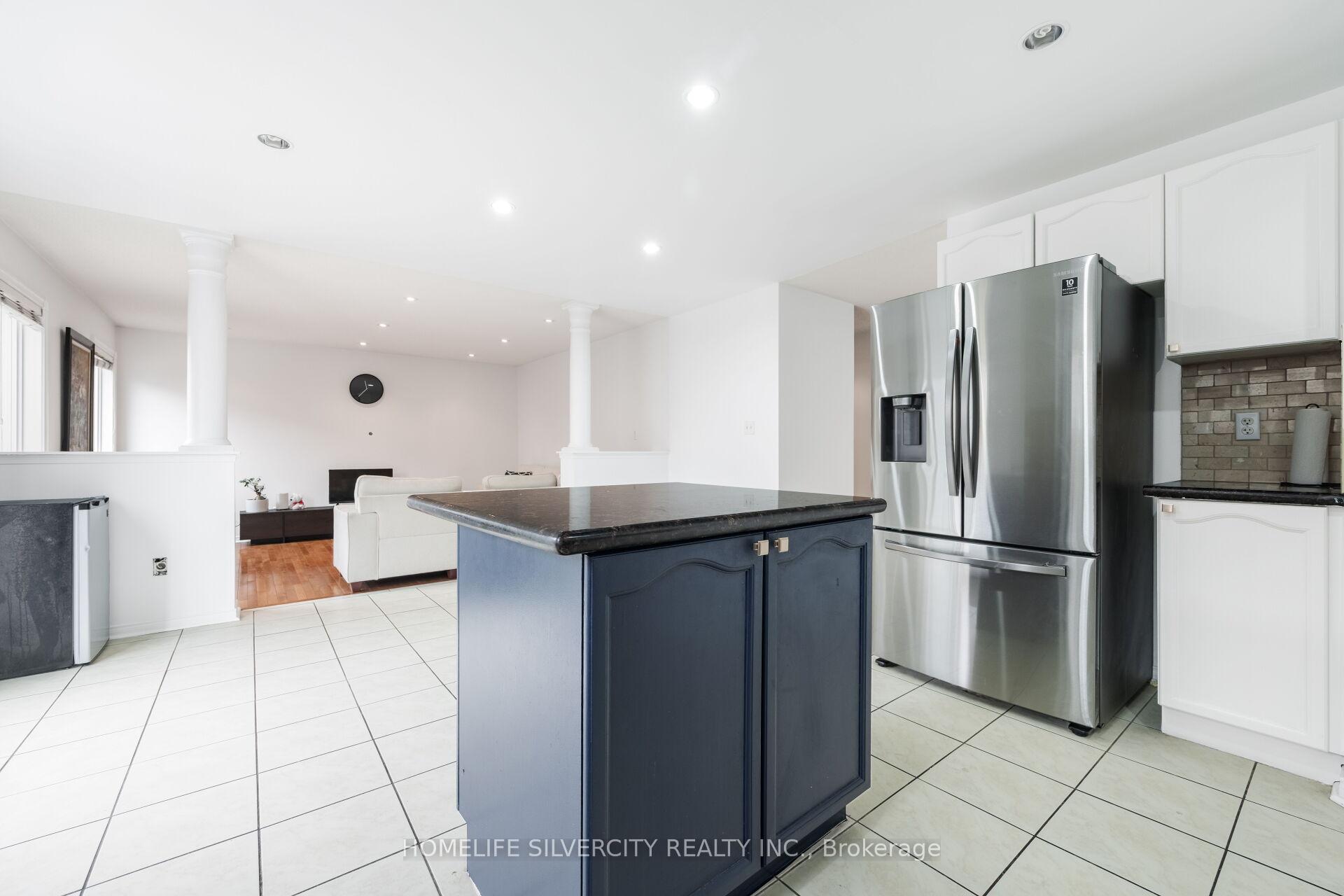 Photo 22 of 29 Beachpoint Boulevard, Brampton, Fletcher's Meadow — HOMEH