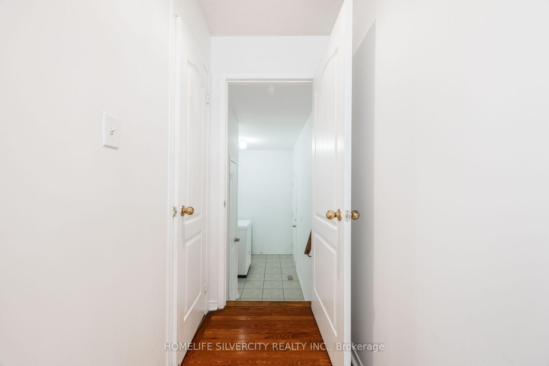 Photo 23 of 29 Beachpoint Boulevard, Brampton, Fletcher's Meadow — HOMEH