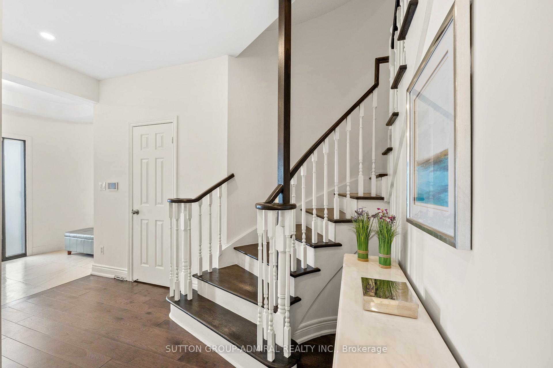 Photo 4 of 57 Bentwood Crescent, Vaughan, Patterson — HOMEH