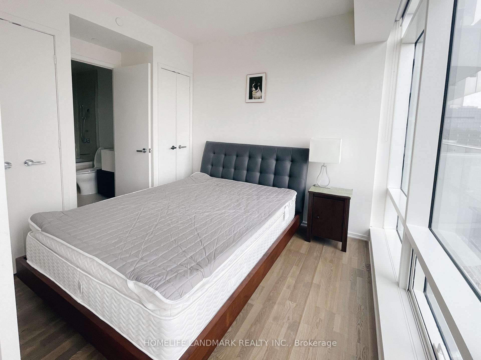 Photo 3 of Unit 1001, 1 Bloor Street E, Toronto, Church-Yonge Corridor — HOMEH