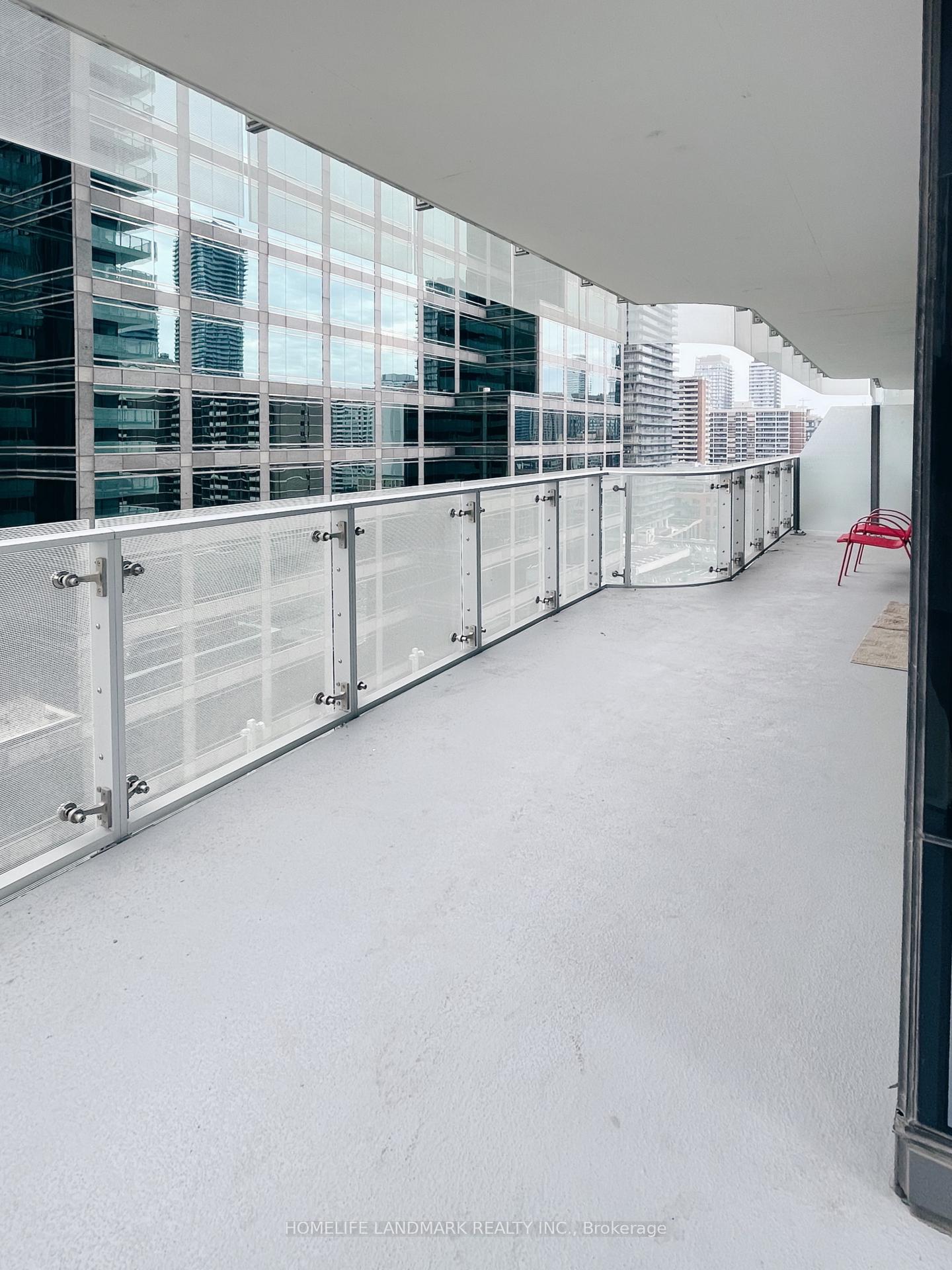 Photo 8 of Unit 1001, 1 Bloor Street E, Toronto, Church-Yonge Corridor — HOMEH